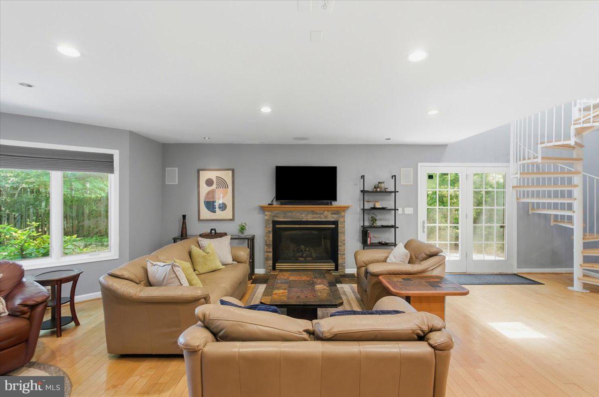 HOMEWOOD - Residential