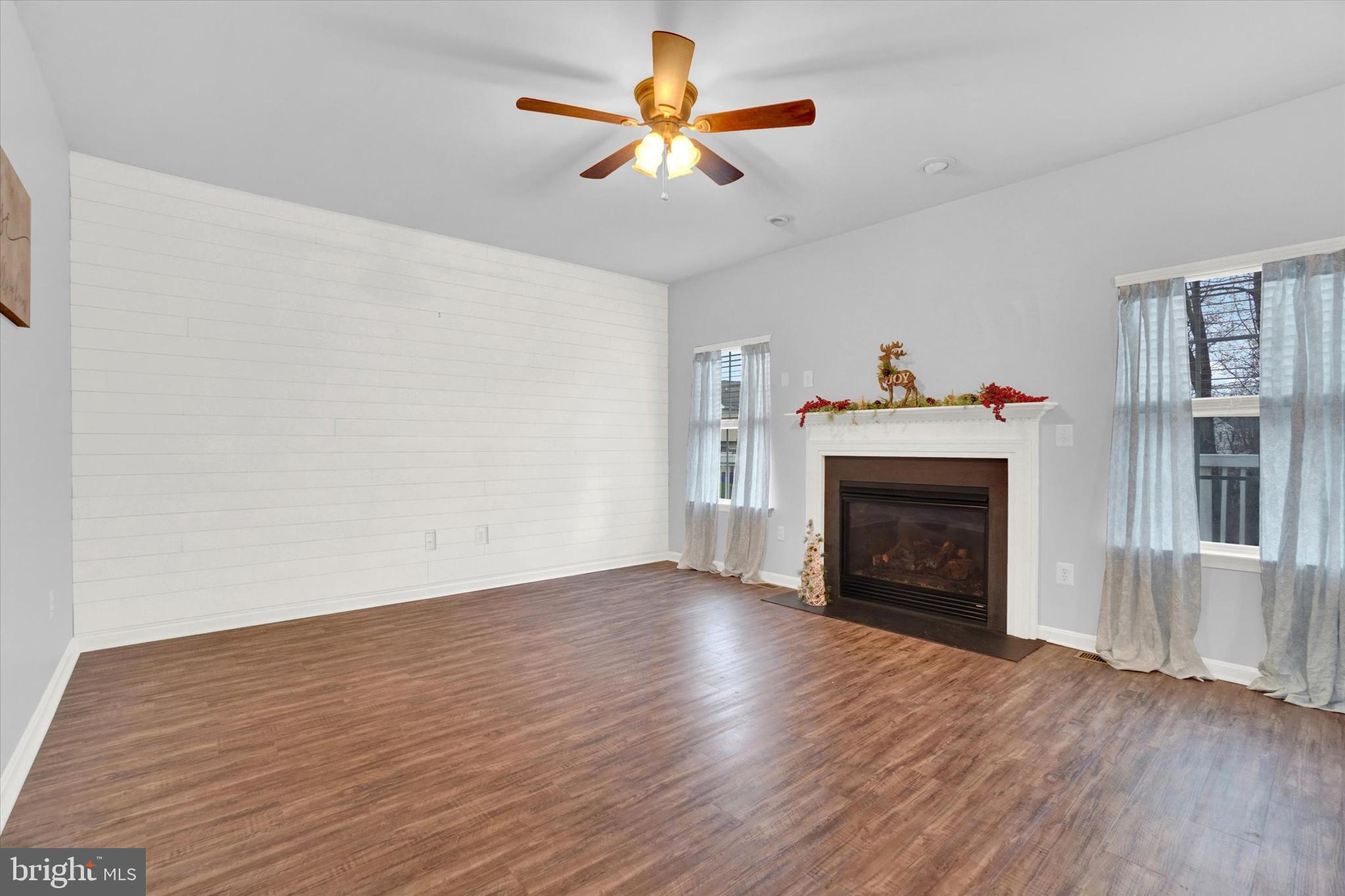 HUNTER CREEK - Residential