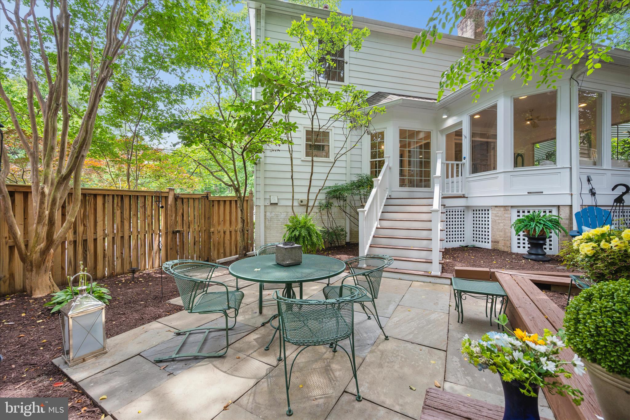 SOUTH WOODSIDE PARK - Residential