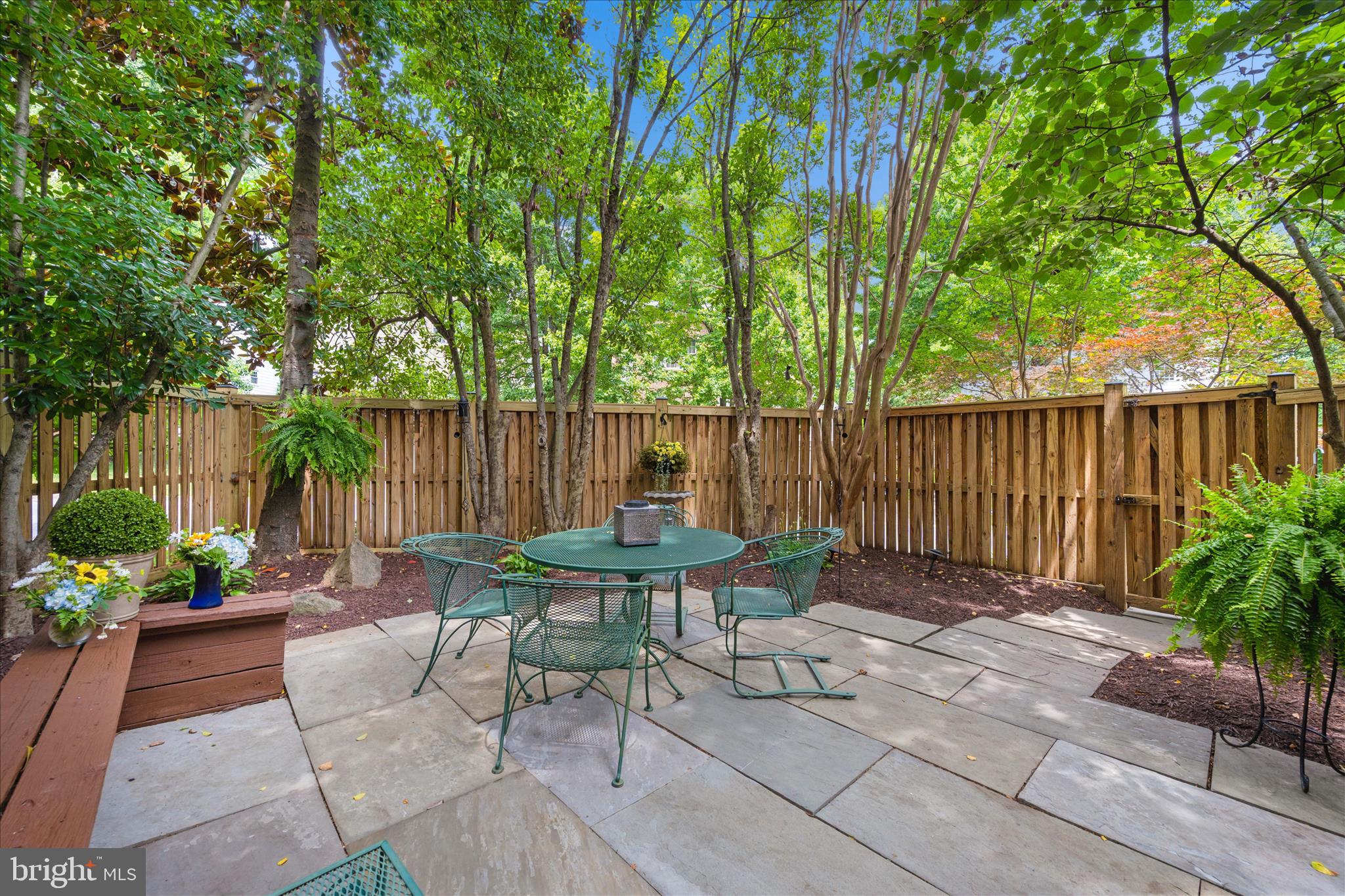 SOUTH WOODSIDE PARK - Residential