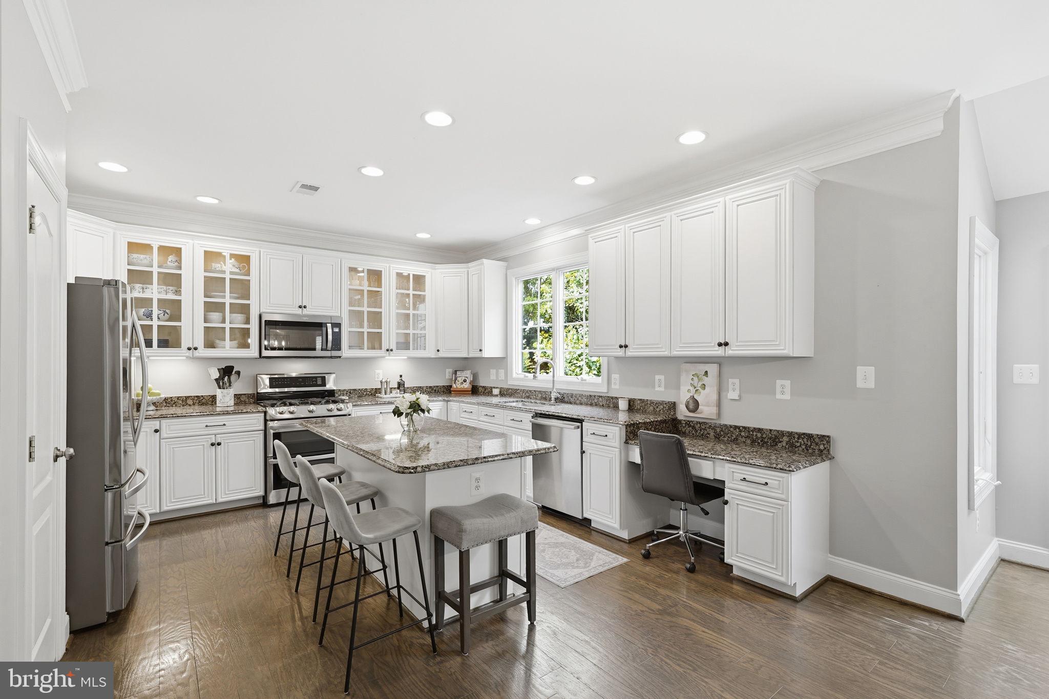 BELMONT COUNTRY CLUB - Residential