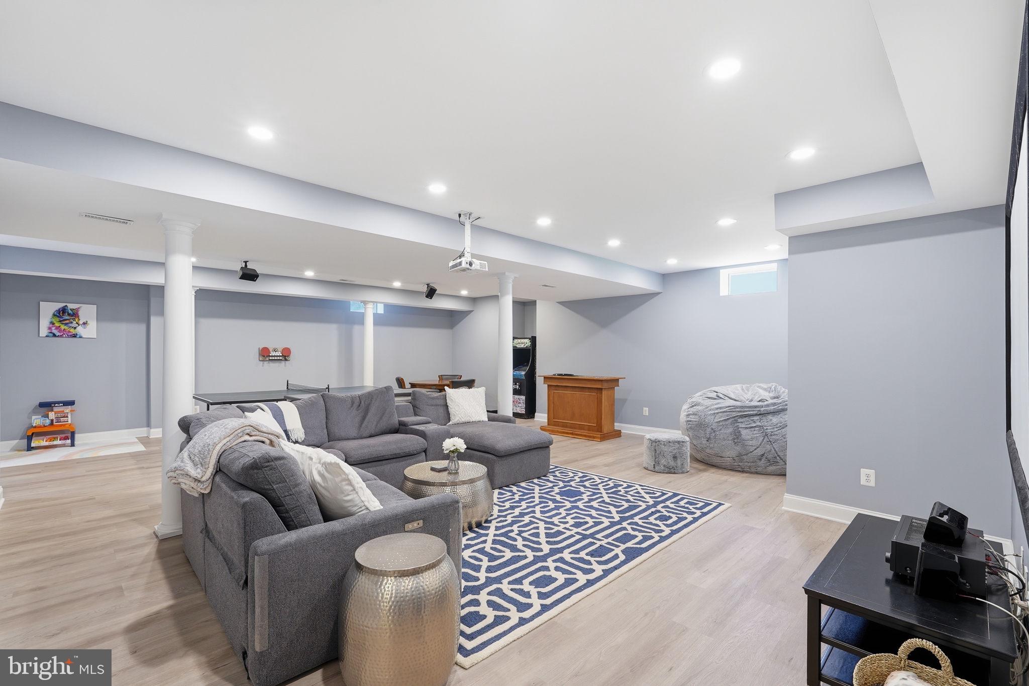 BELMONT COUNTRY CLUB - Residential