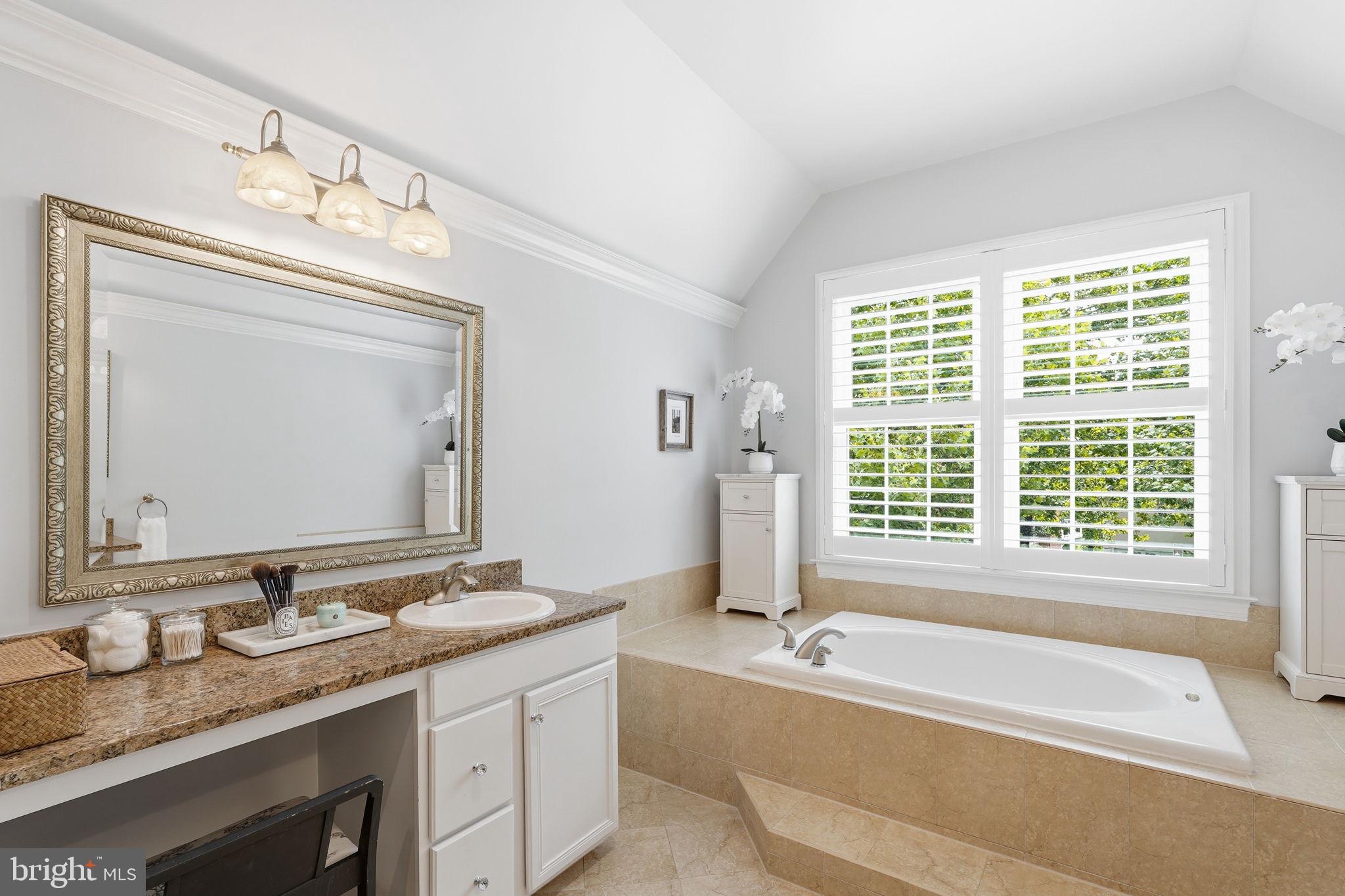 BELMONT COUNTRY CLUB - Residential
