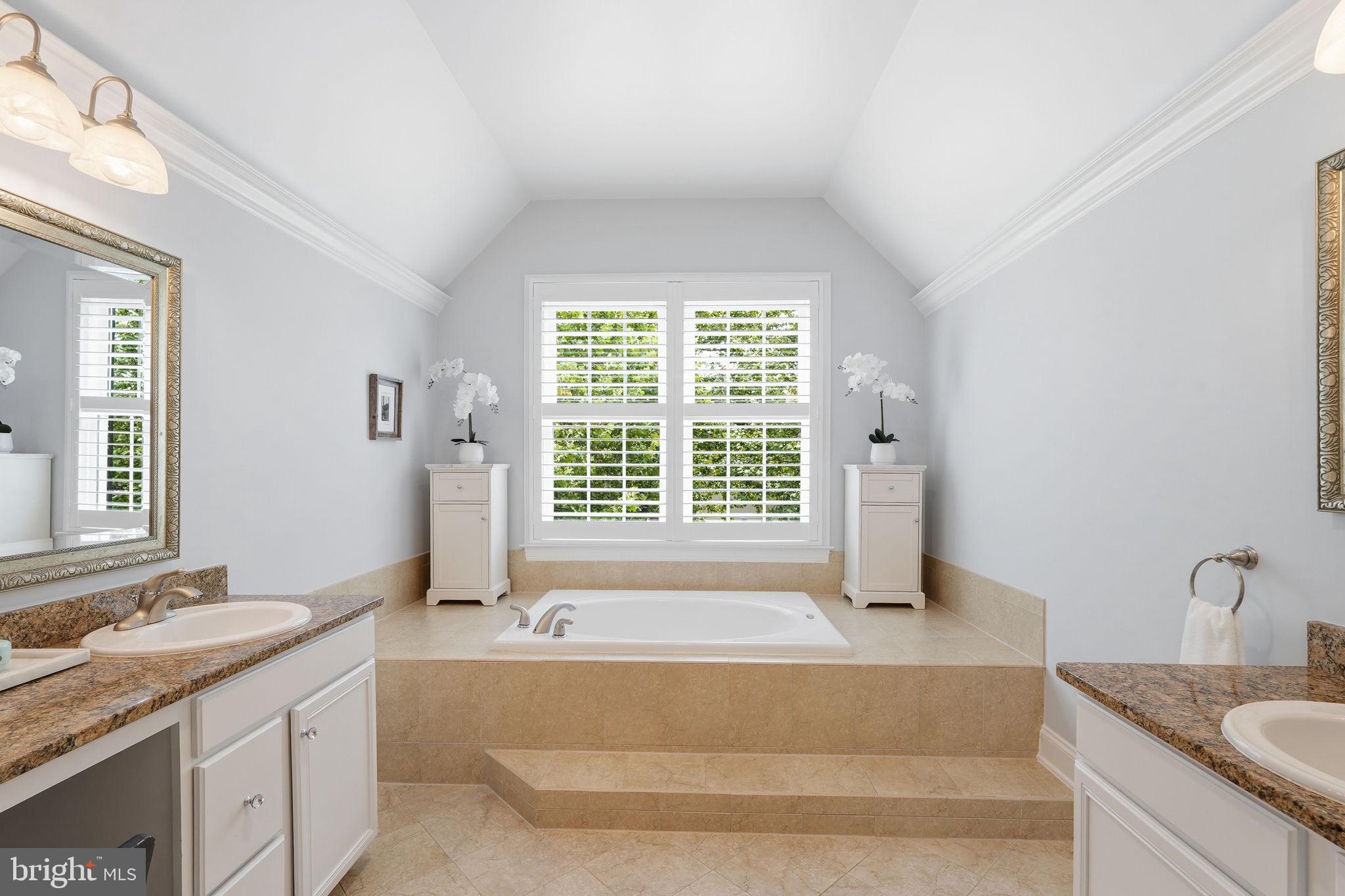 BELMONT COUNTRY CLUB - Residential