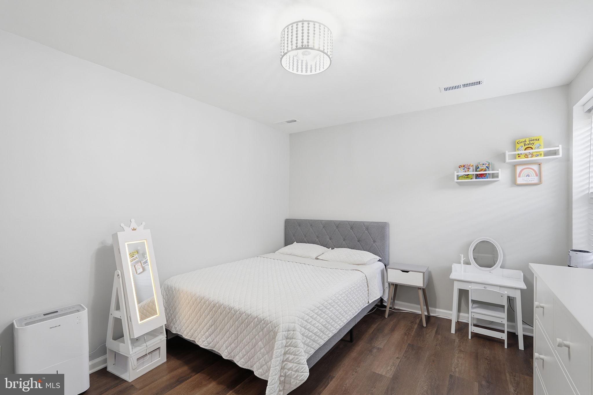 WOODBURN VILLAGE - Residential