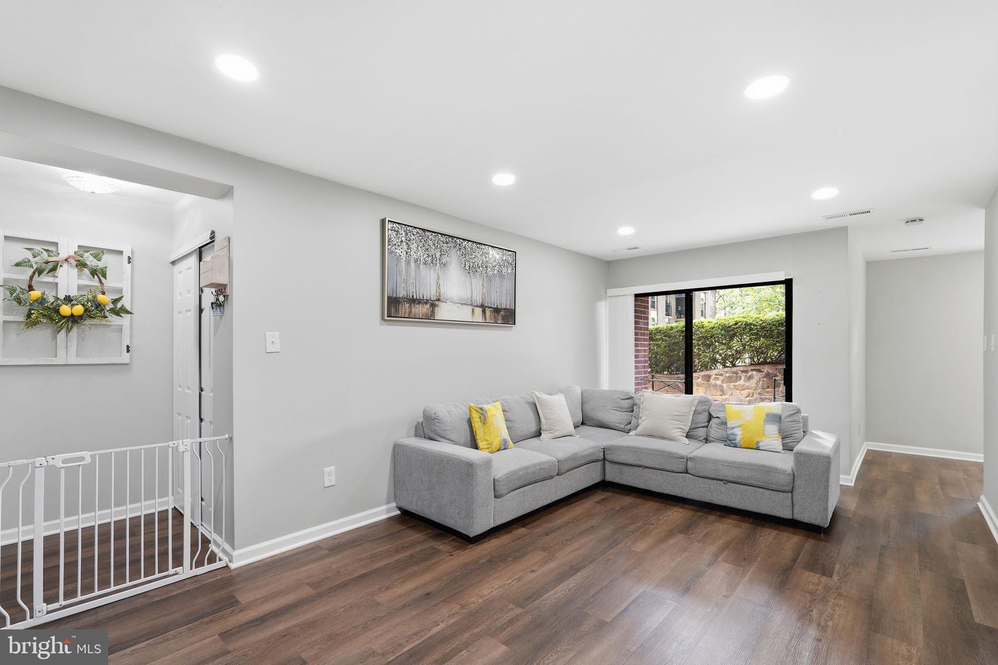 WOODBURN VILLAGE - Residential