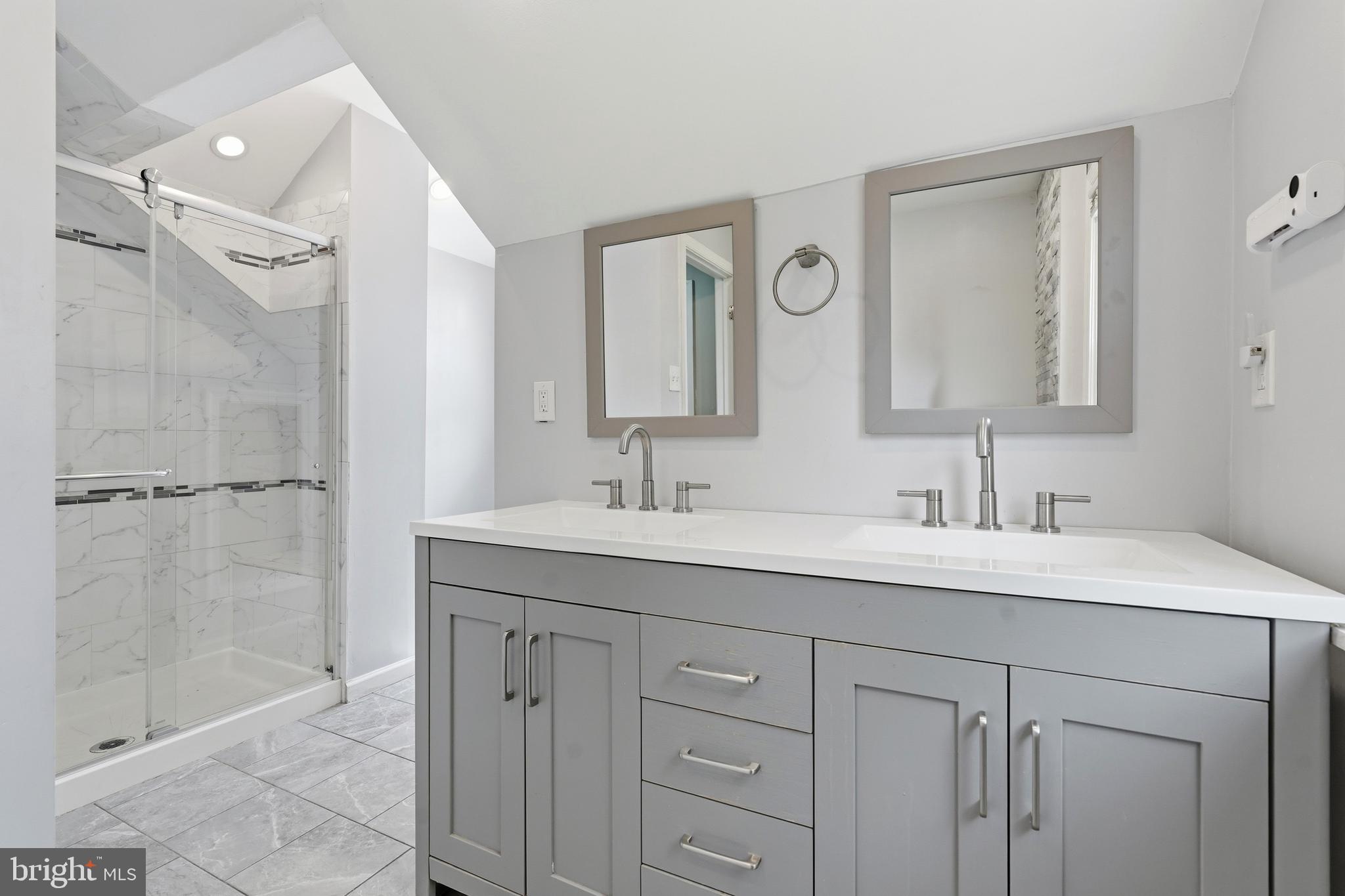 MILMONT PARK - Residential