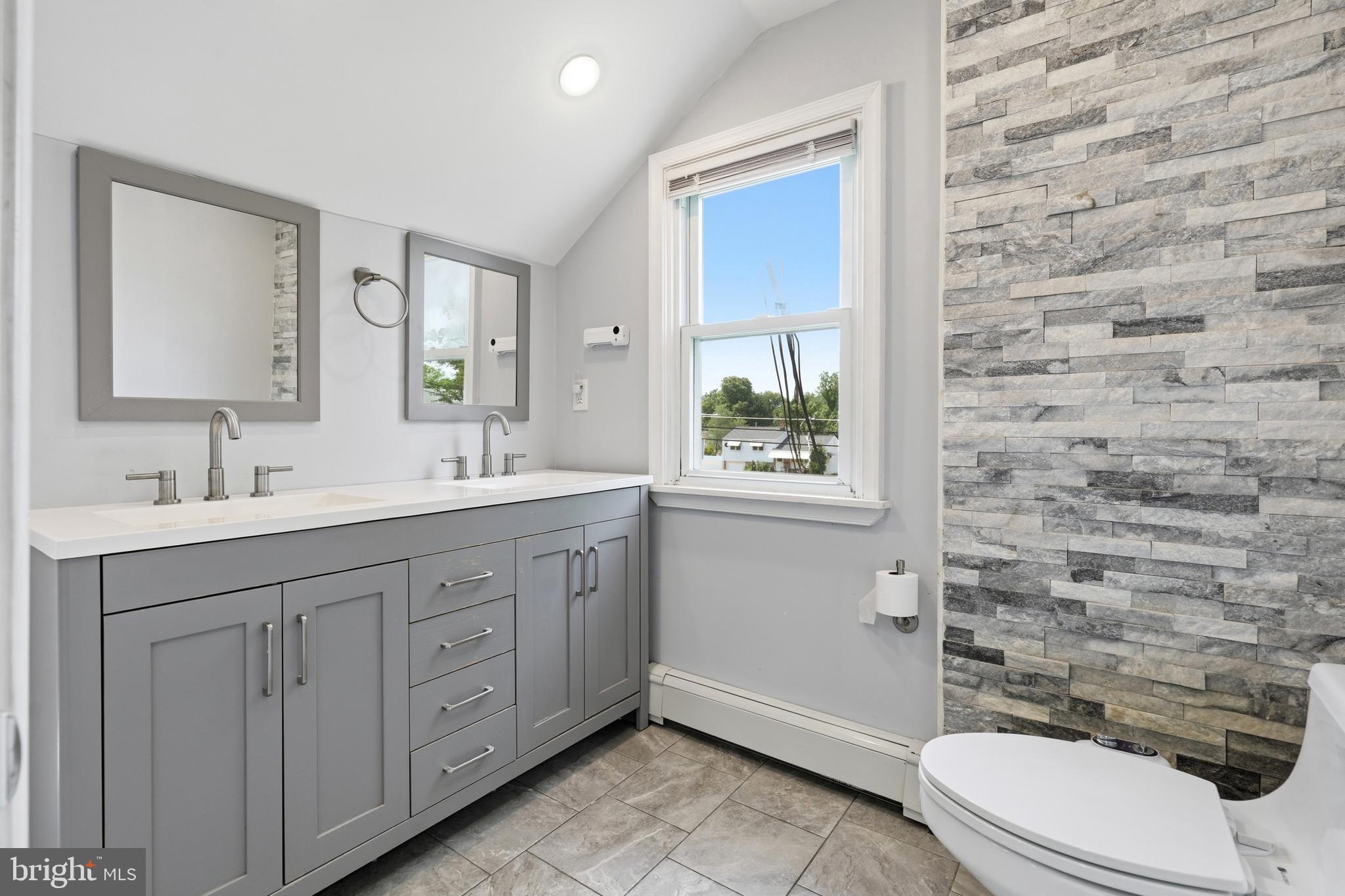 MILMONT PARK - Residential