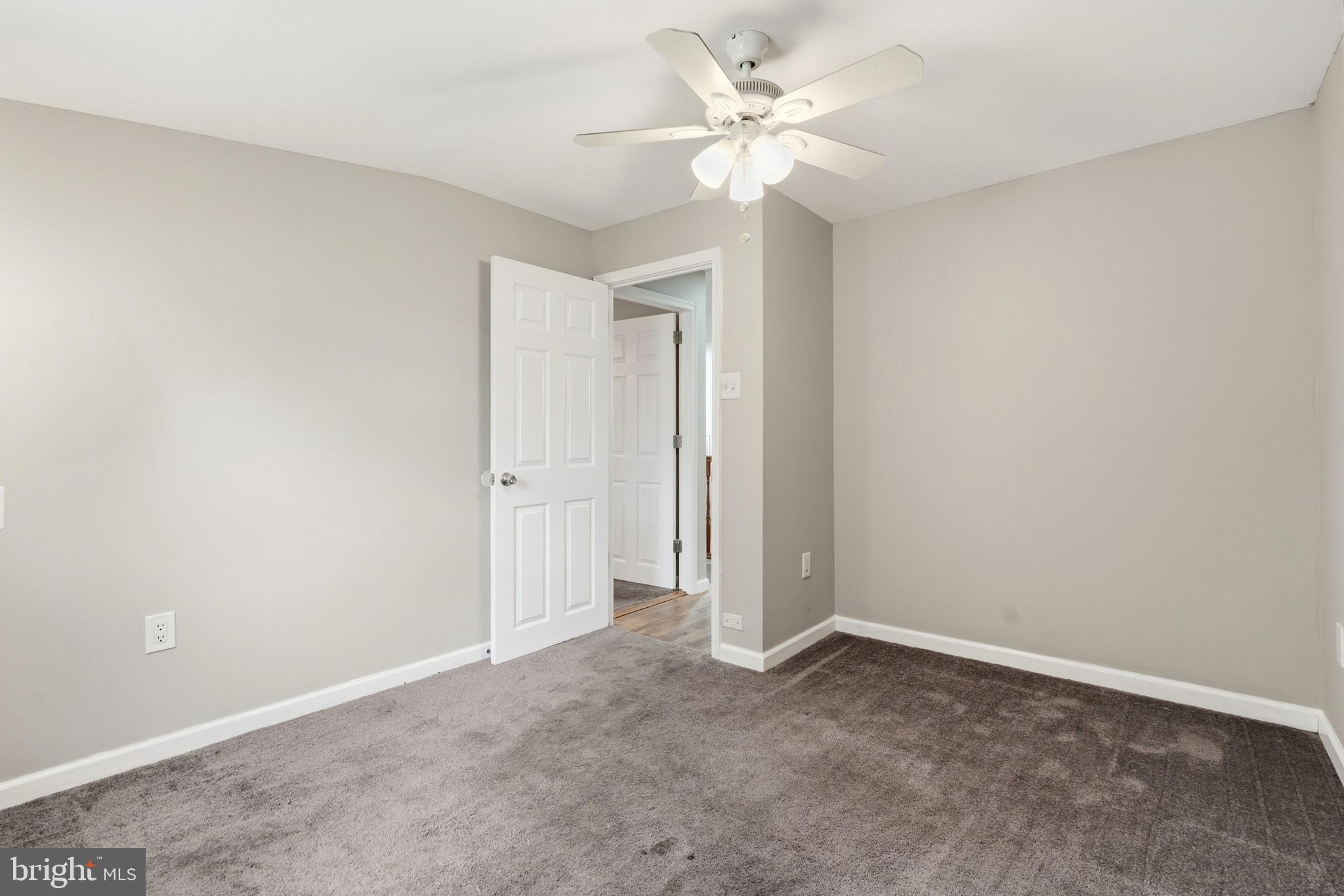 MILMONT PARK - Residential