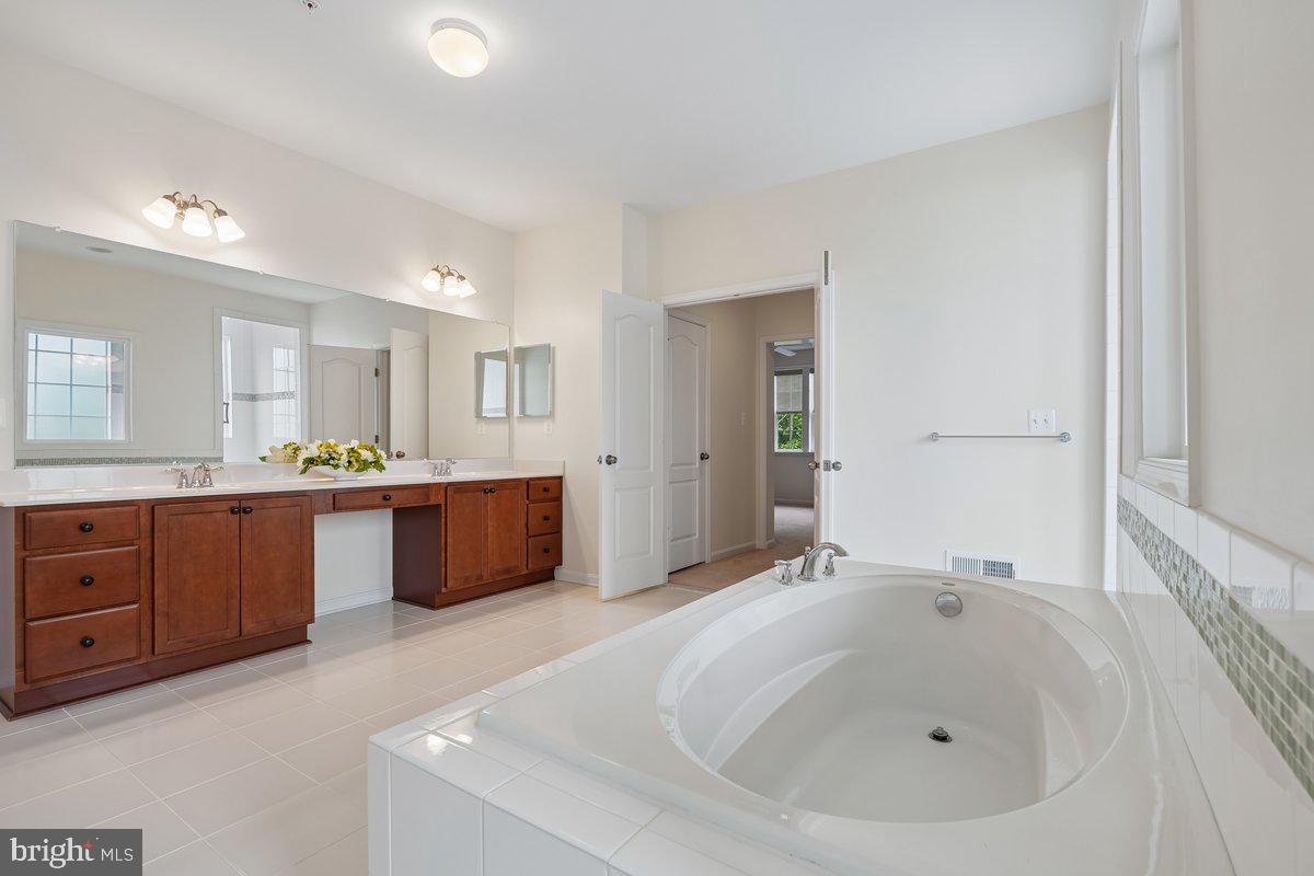FAIRVIEW MANOR - Residential