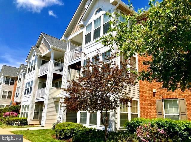 This is the one you've been waiting for. Freshly painted, light filled, spacious open floor plan features laminate plank floors, SS appl. oversized W/D, tastefully updated bathrooms & kitchen and custom walk in closet in primary bedroom with en suite bath. The second bedroom adjoins the dual entry bathroom, perfect for a roommate. The windows and balcony offer a view facing trees for added privacy. Enjoy the prime location that is just around the corner from the Community Center & Pool and a short walk to Piney Orchard Elem. Fresh, beautiful and fantastic!
$55 application fee for each adult occupant over the age of 18. An application is required for each adult over the age of 18 regardless of whether or not they are employed and/or will be responsible for the lease. Please be prepared to provide their email address for the link for them to apply.
