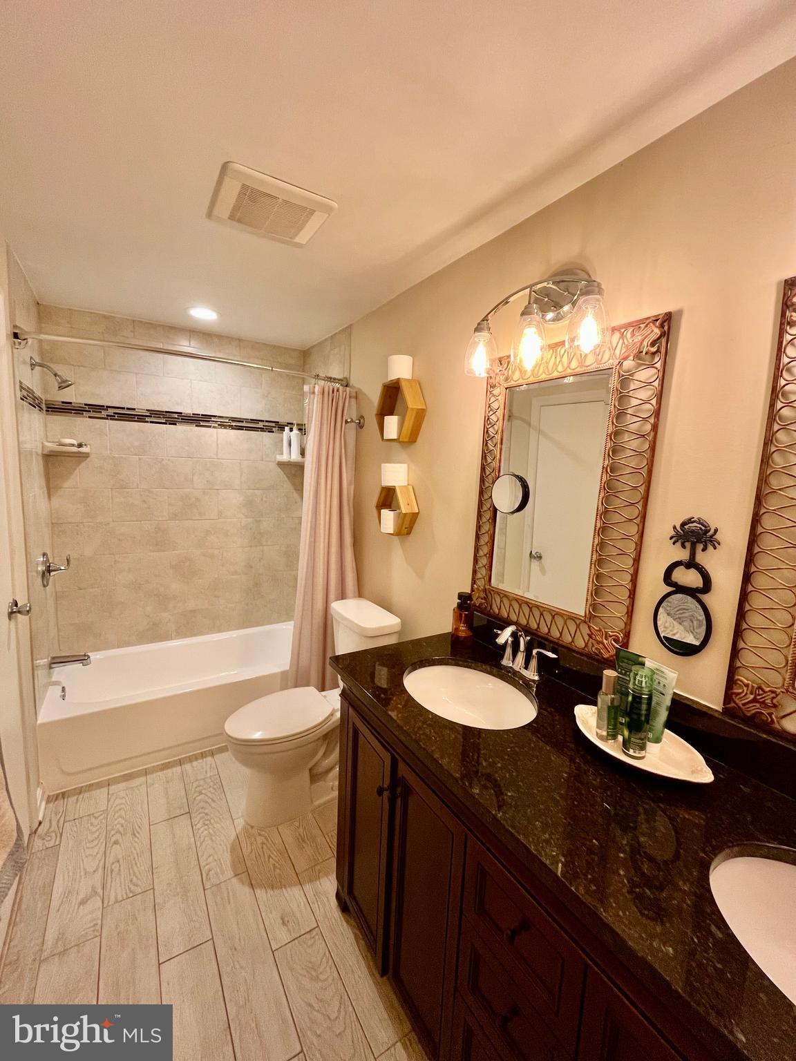 ELIZABETHS LANDING - Residential