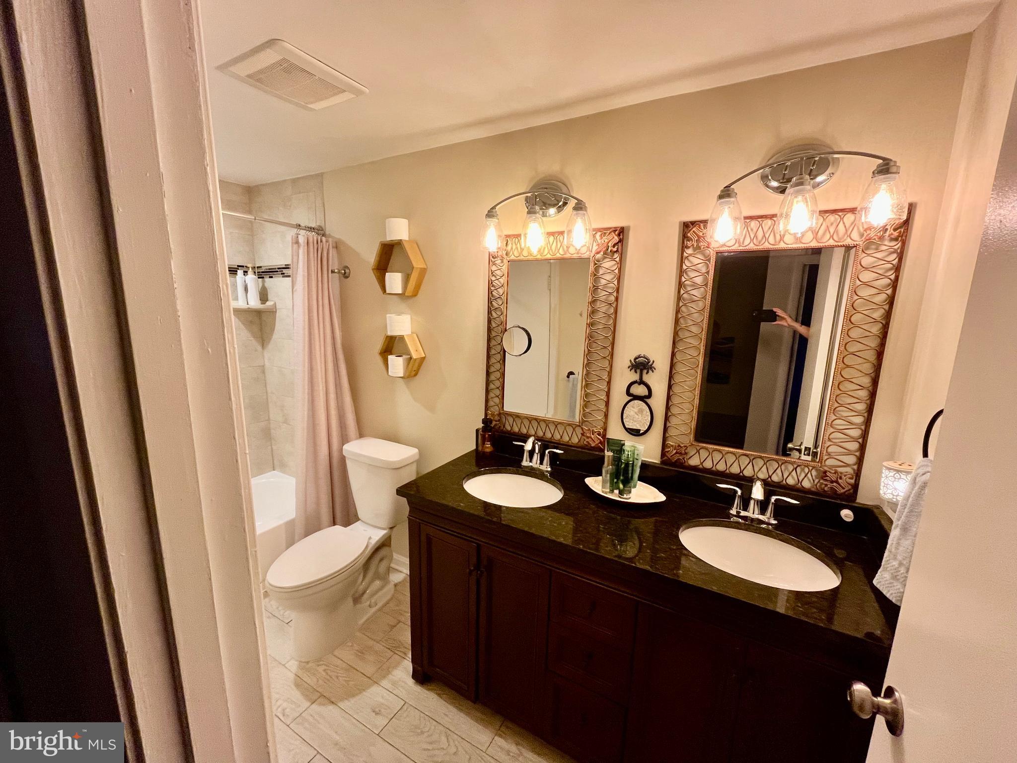 ELIZABETHS LANDING - Residential