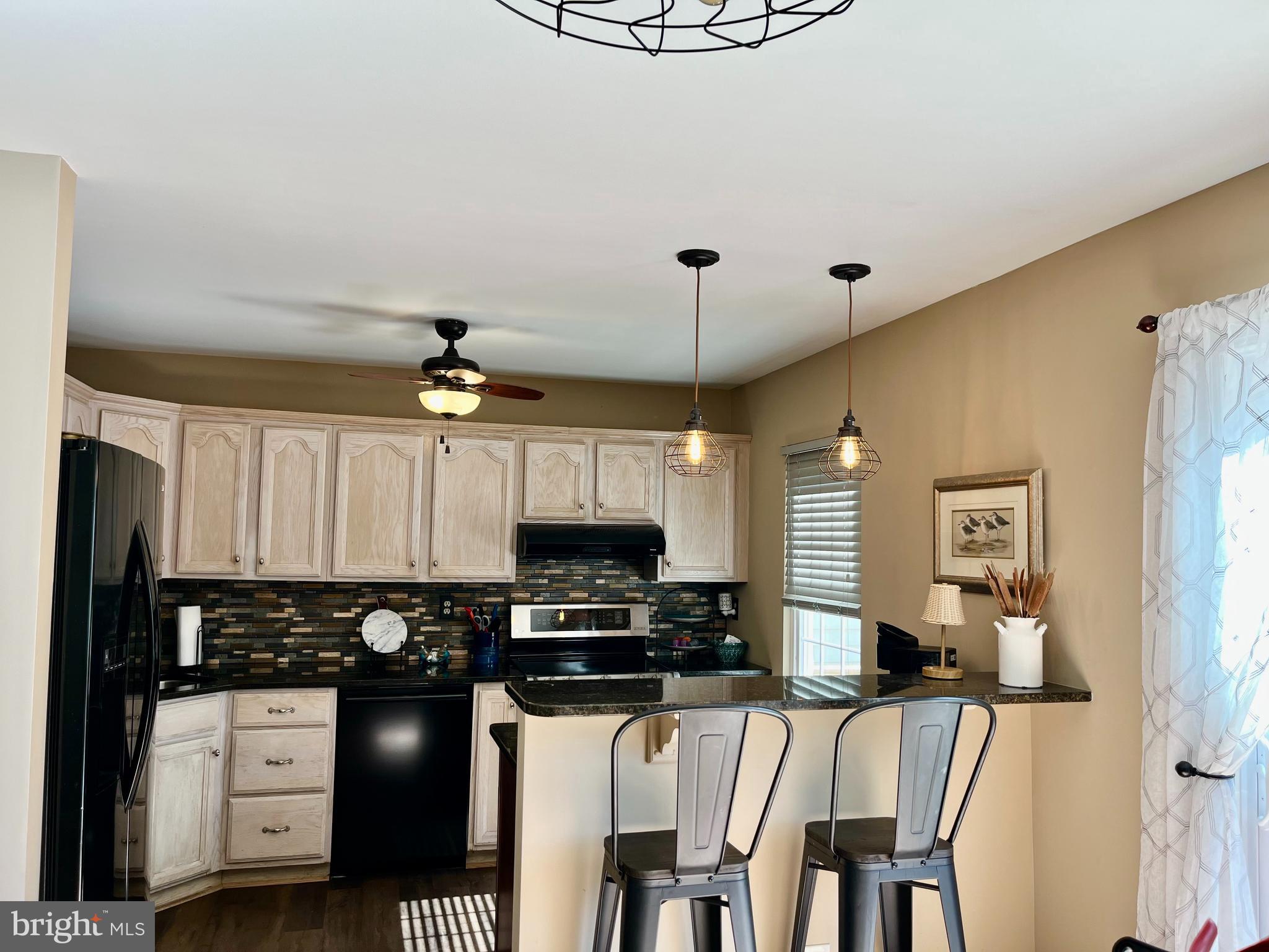 ELIZABETHS LANDING - Residential