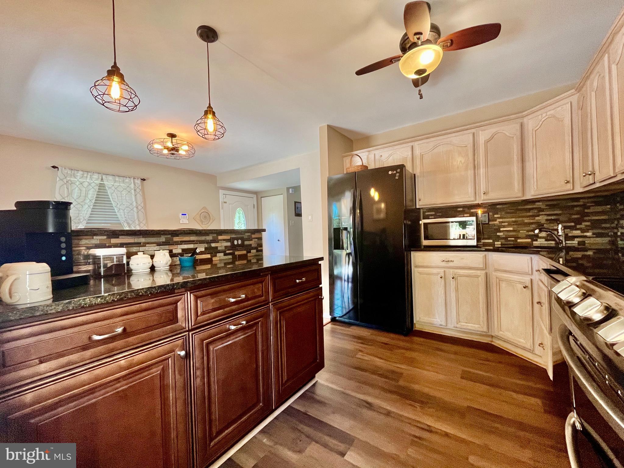 ELIZABETHS LANDING - Residential
