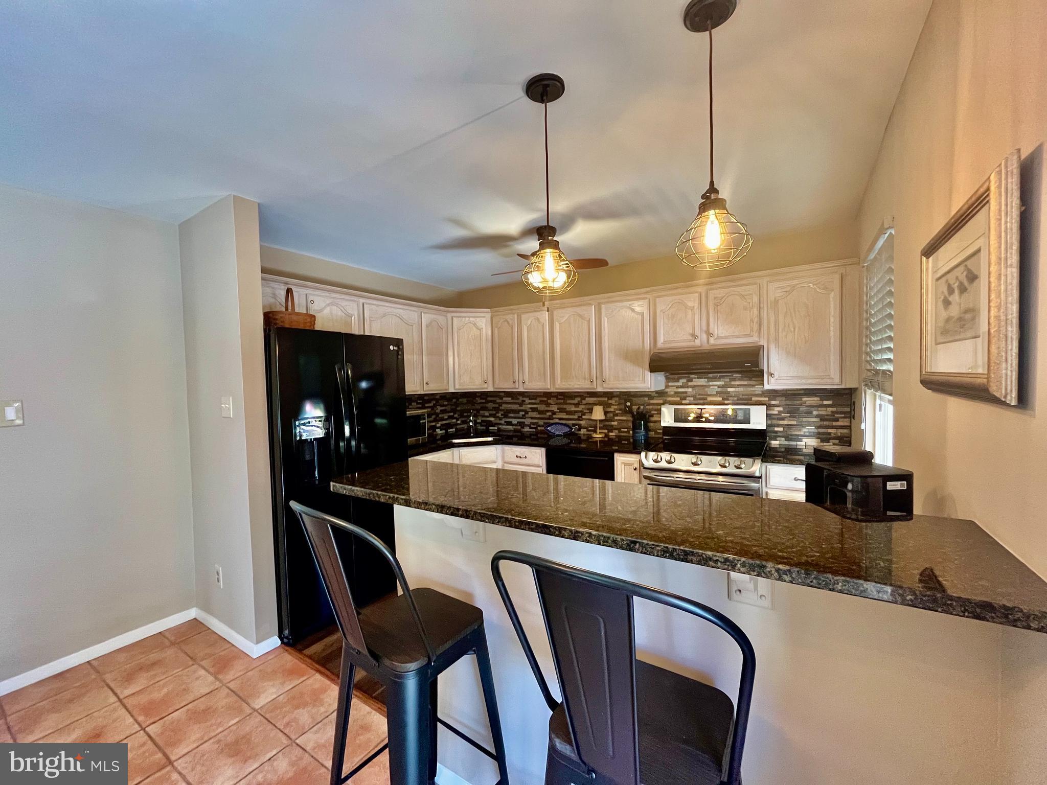 ELIZABETHS LANDING - Residential