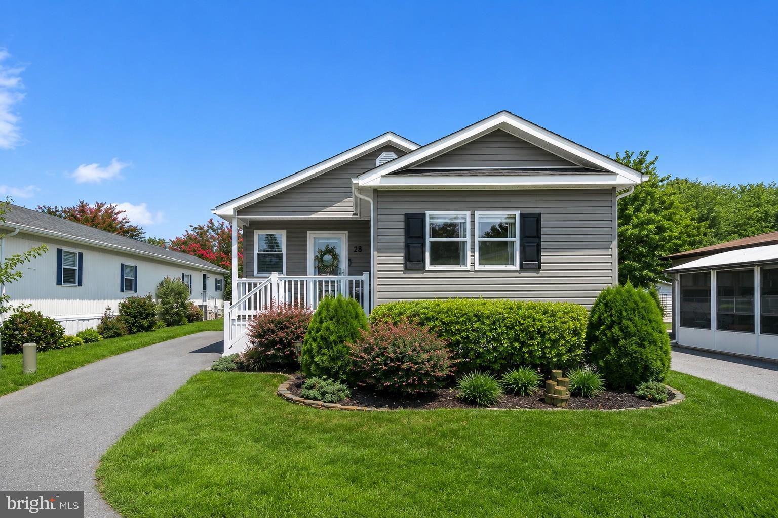 COLONIAL EAST - Residential