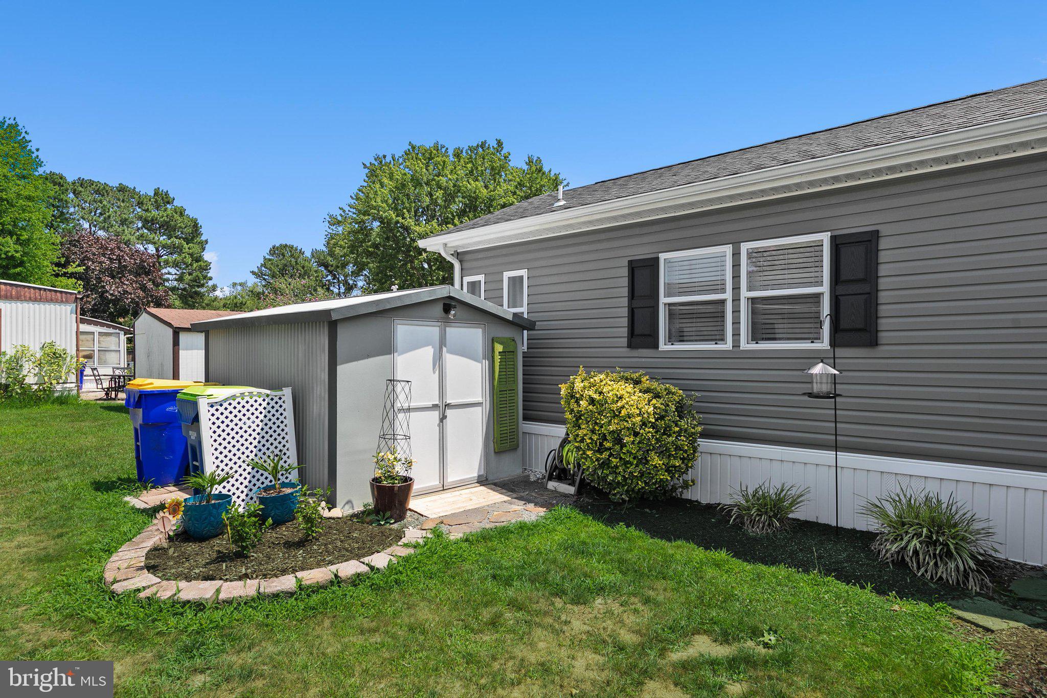 COLONIAL EAST - Residential