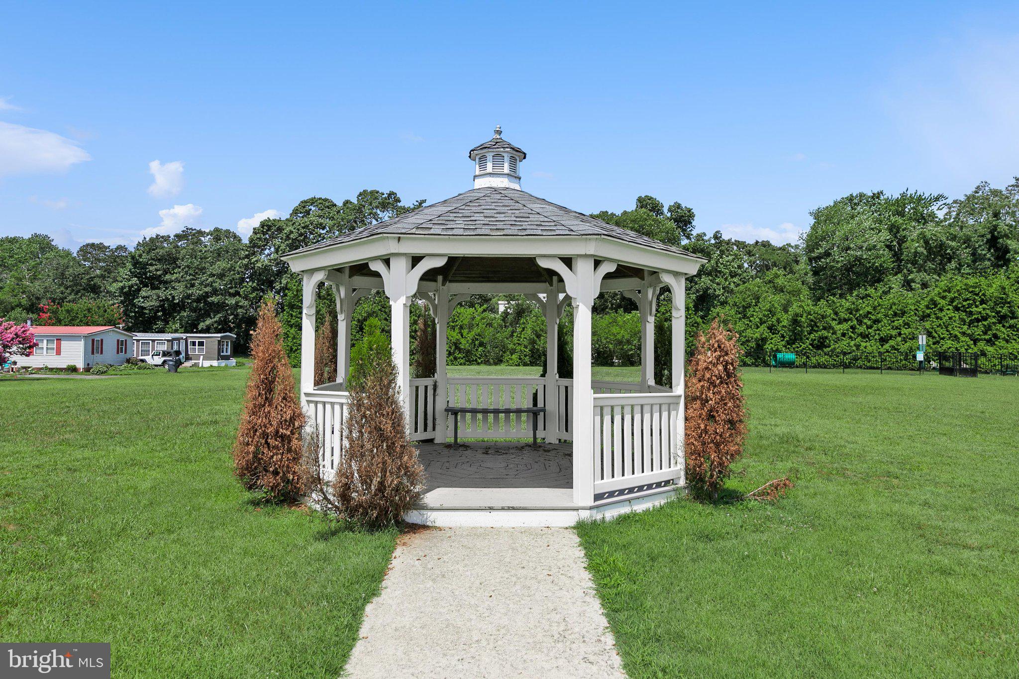 COLONIAL EAST - Residential