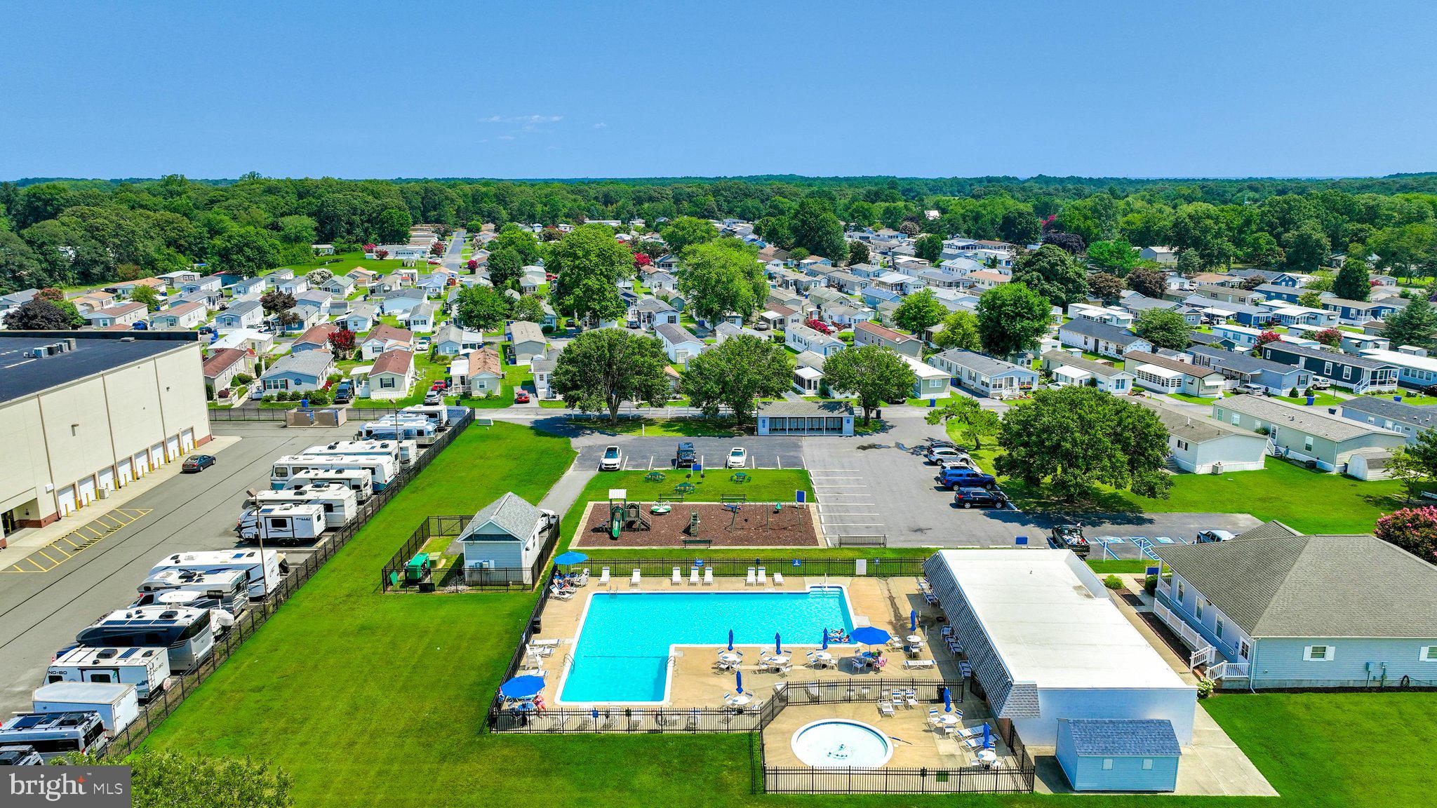 COLONIAL EAST - Residential