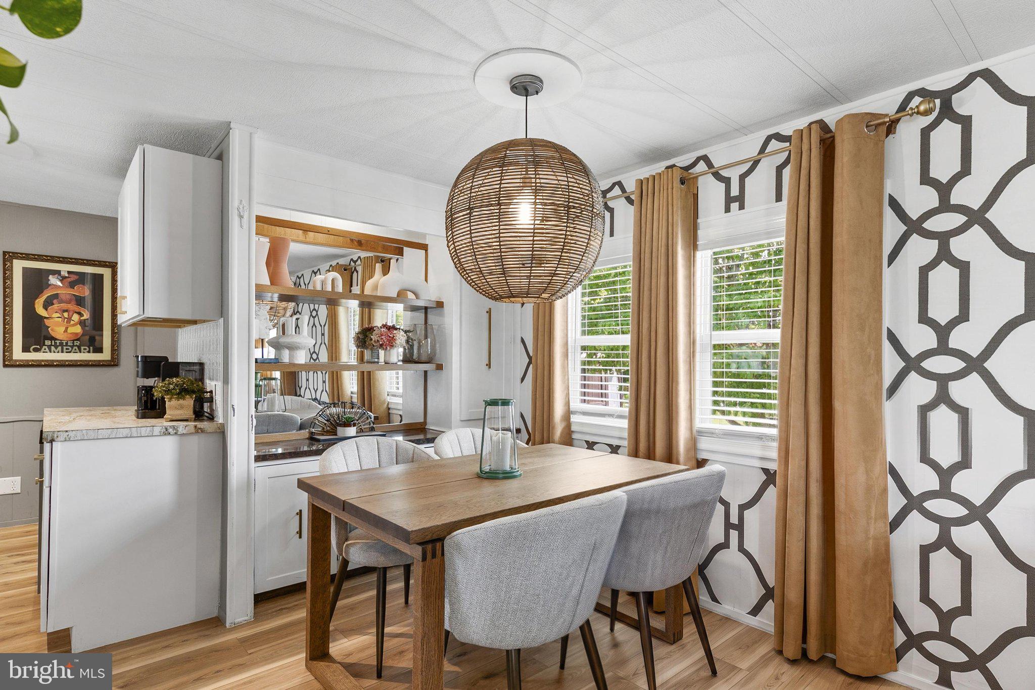 COLONIAL EAST - Residential