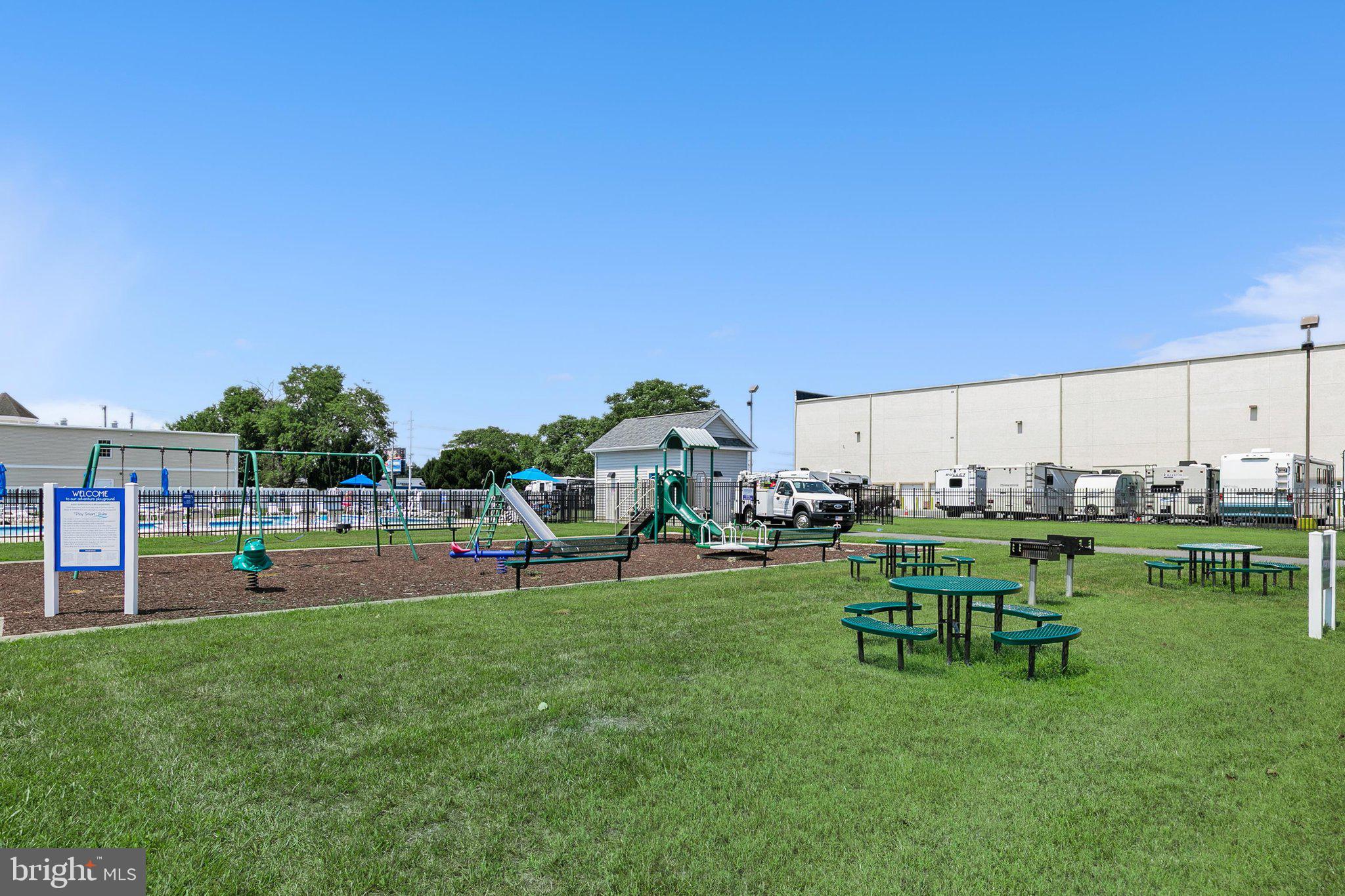 COLONIAL EAST - Residential