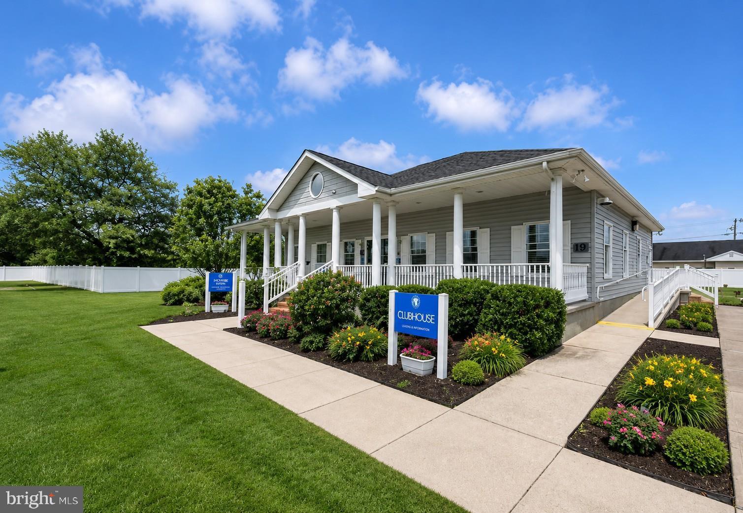 COLONIAL EAST - Residential