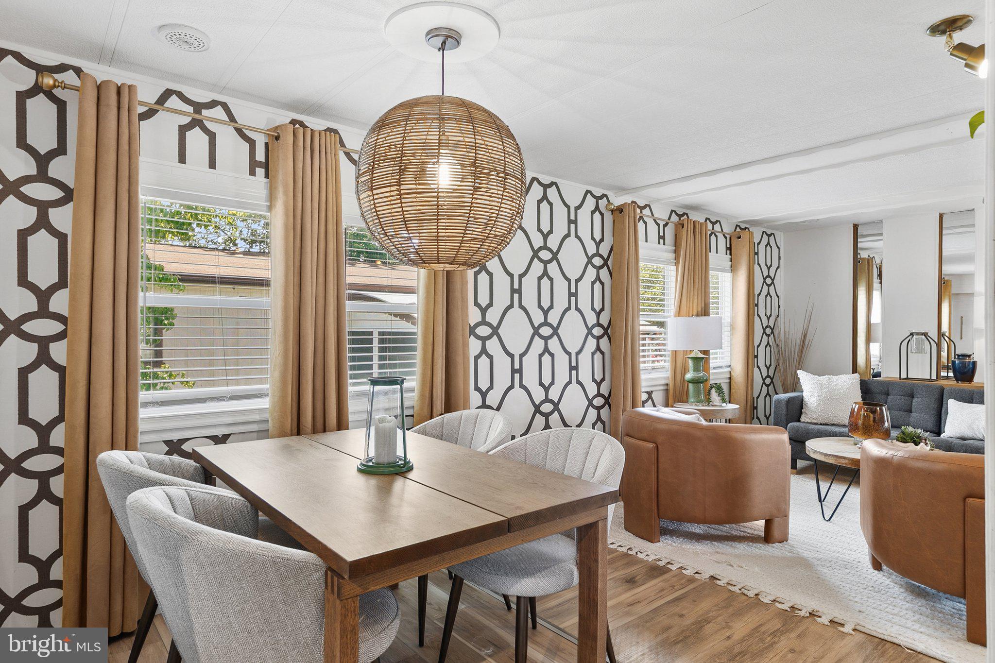 COLONIAL EAST - Residential
