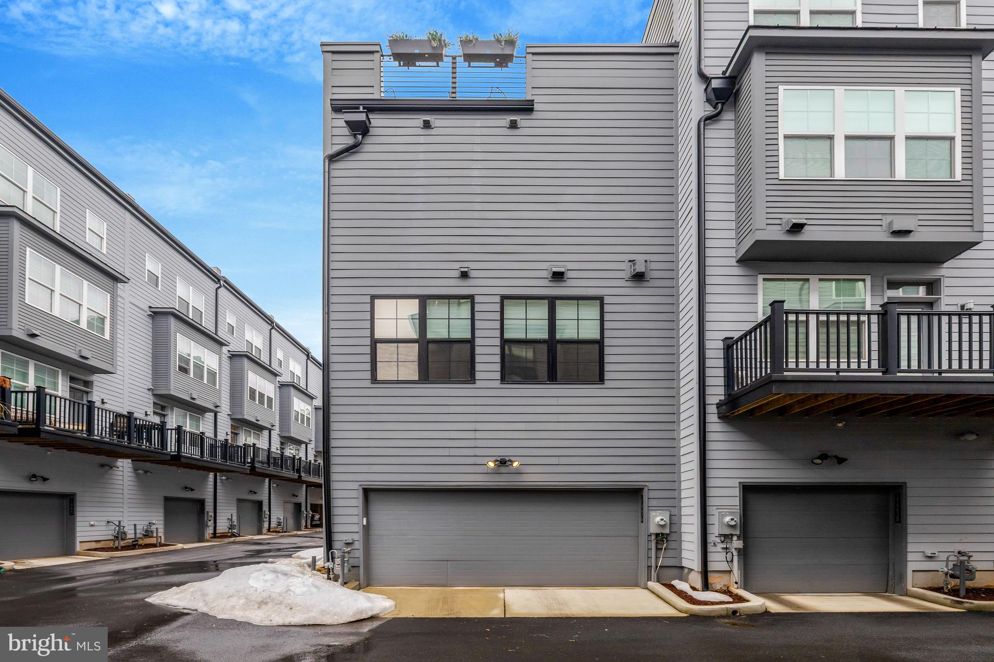 RESTON STATION - Residential