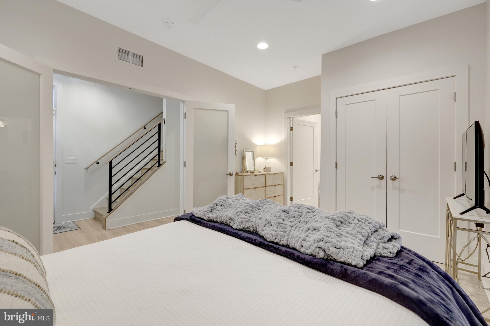 RESTON STATION - Residential