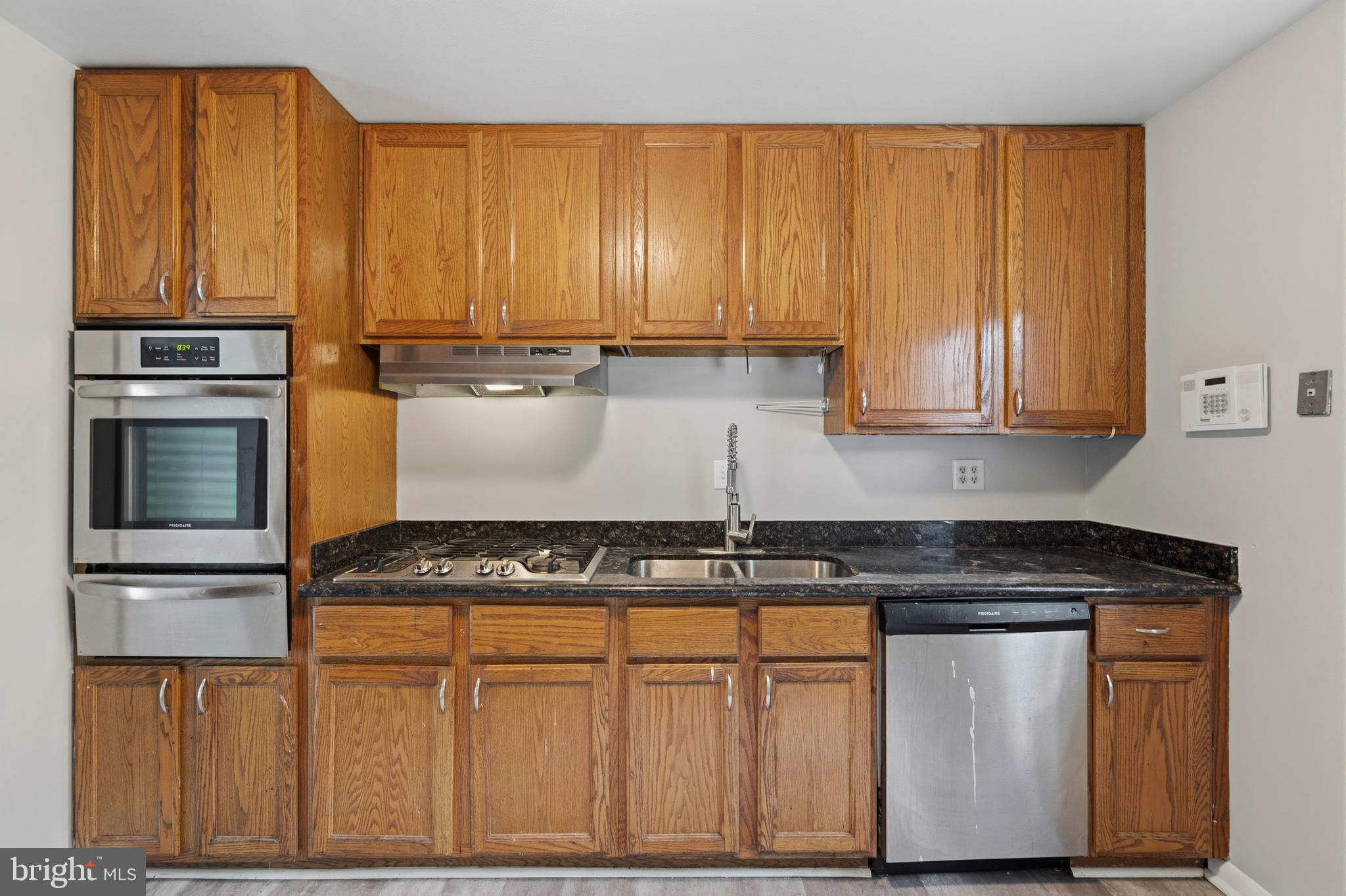 SURRATTS GARDENS - Residential