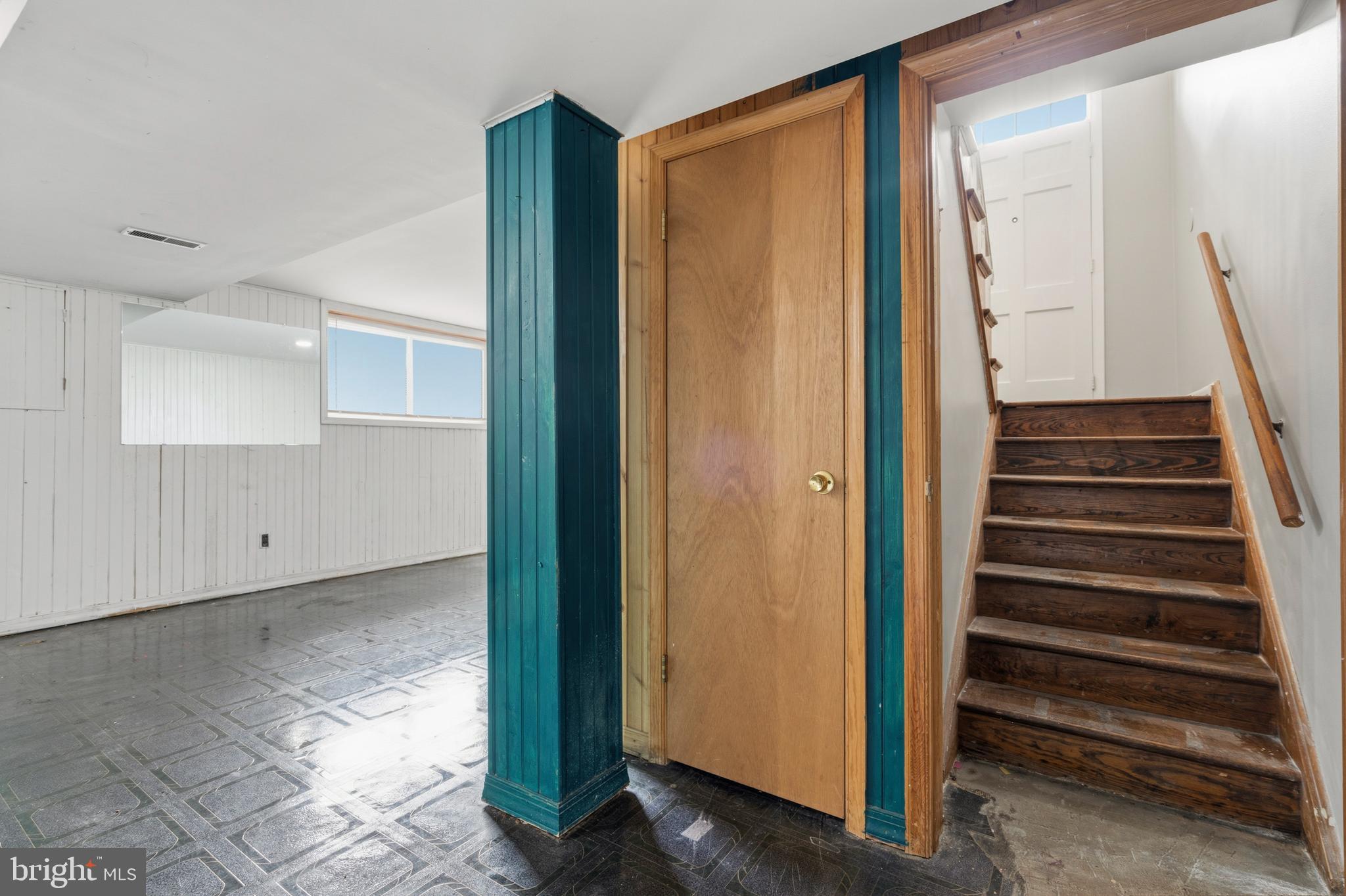 SURRATTS GARDENS - Residential