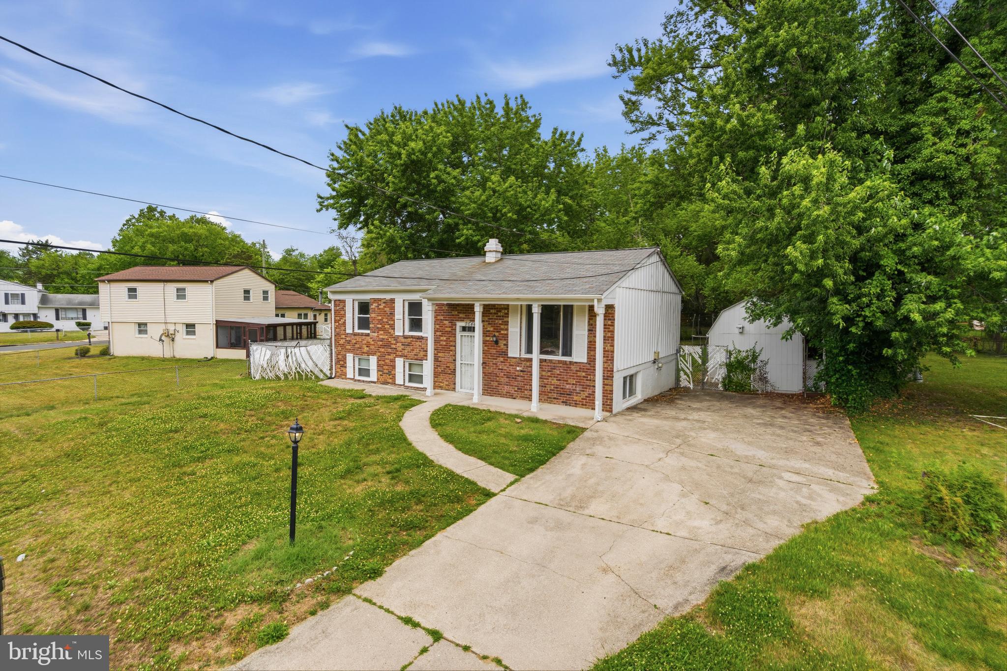 SURRATTS GARDENS - Residential