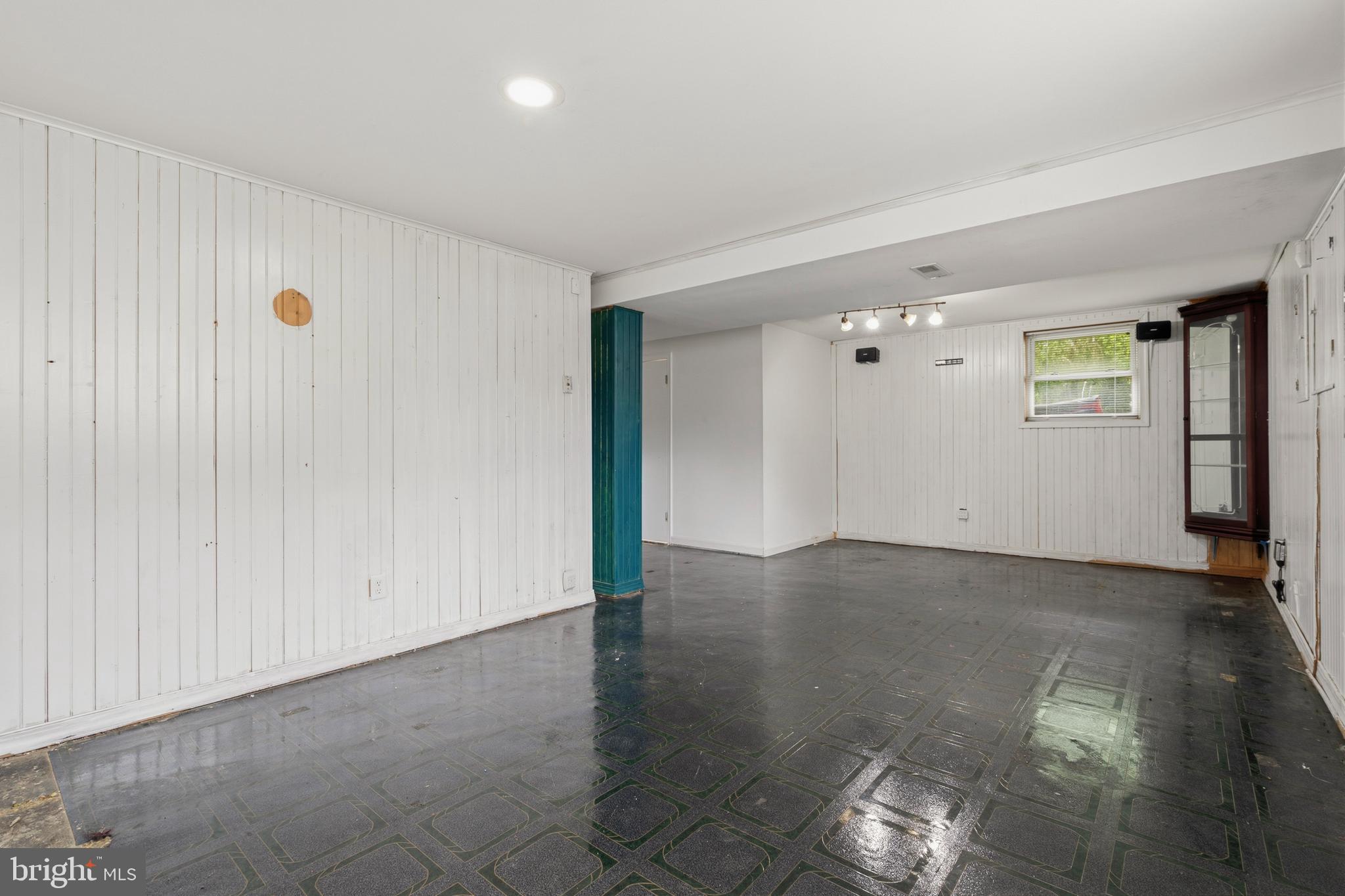 SURRATTS GARDENS - Residential