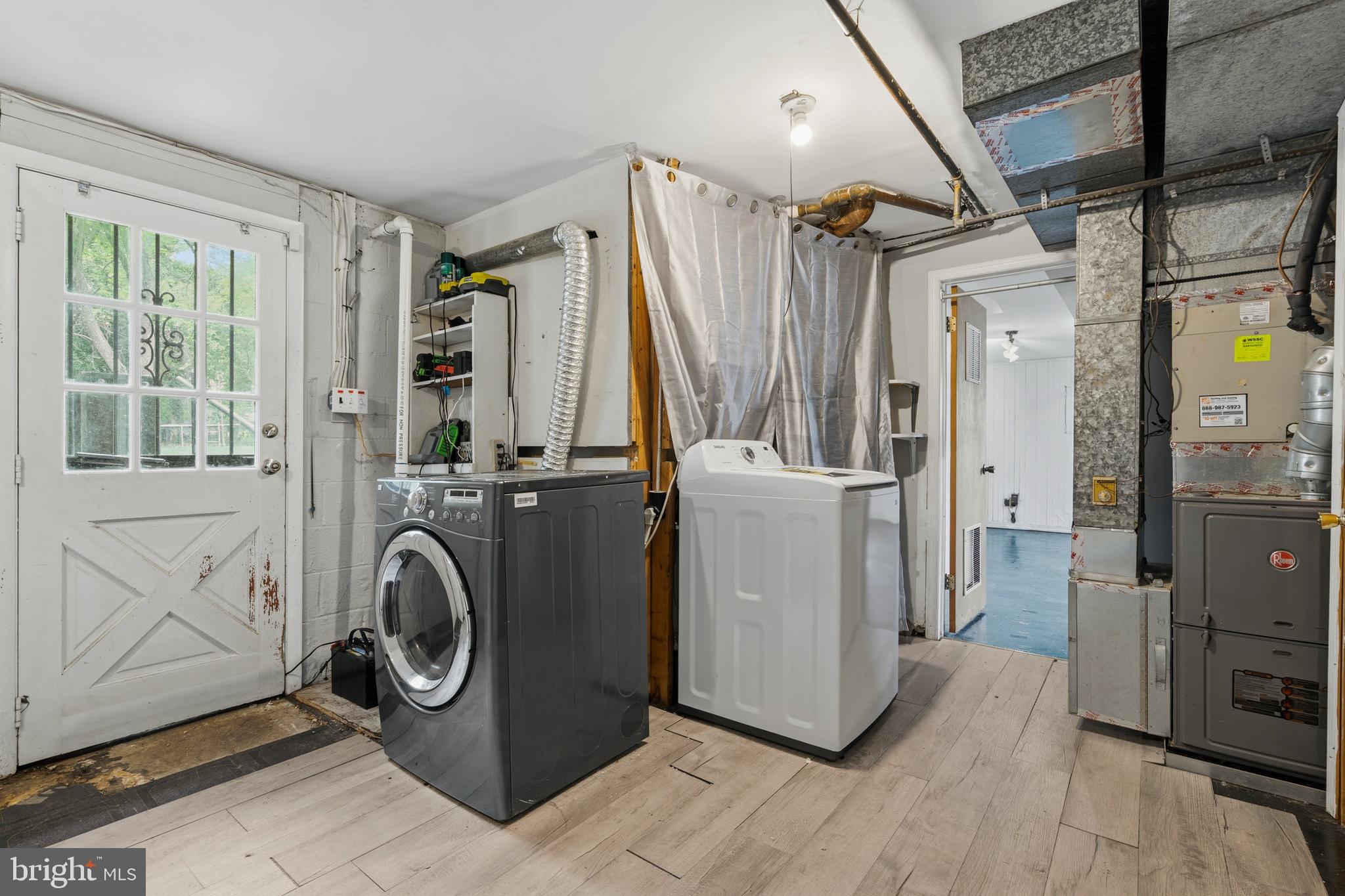 SURRATTS GARDENS - Residential