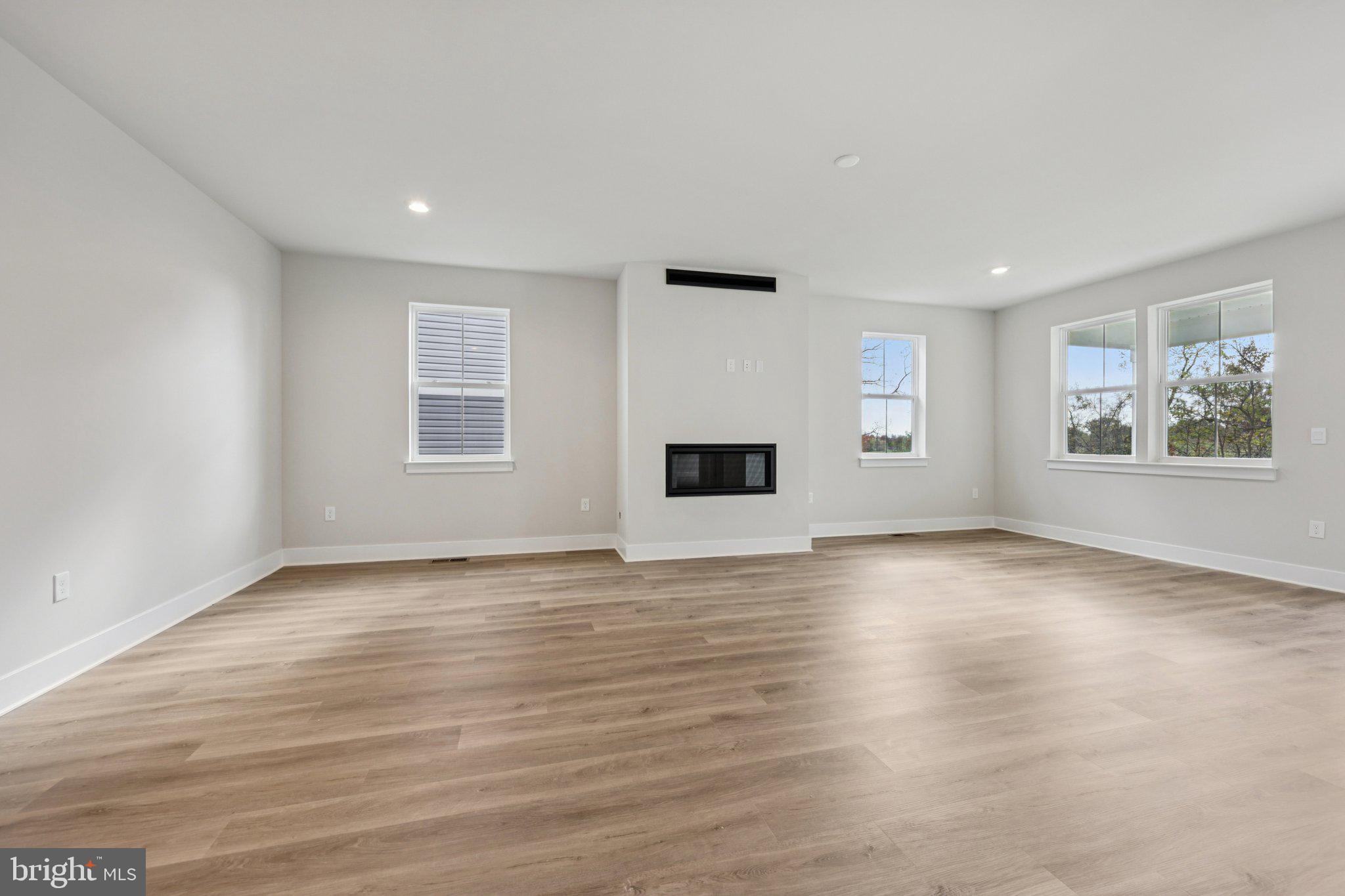 WILLOW RUN - Residential