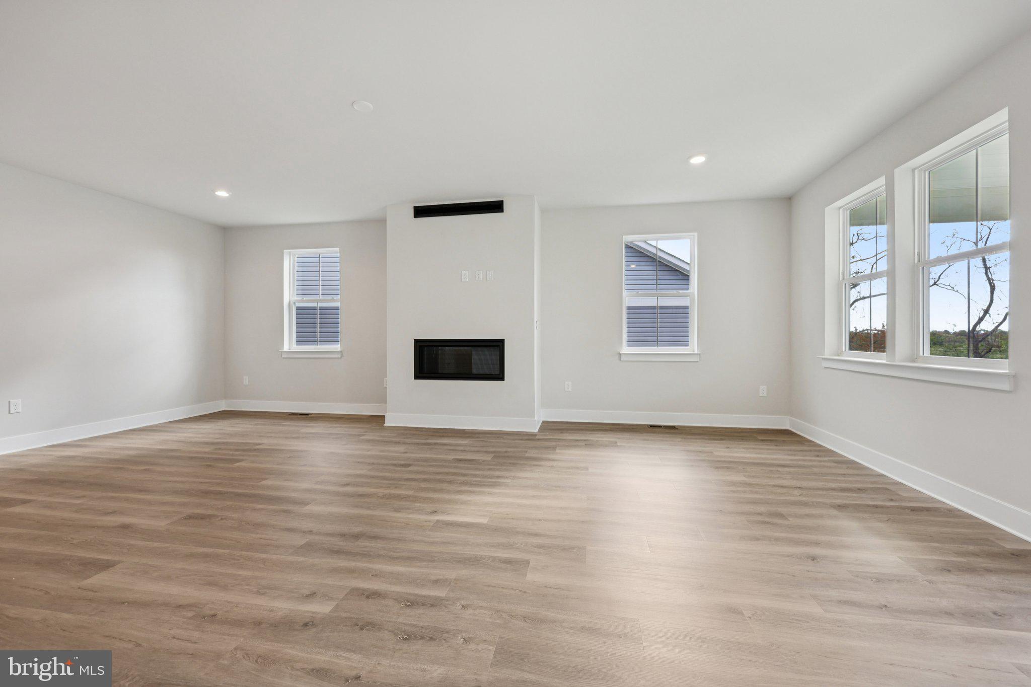 WILLOW RUN - Residential