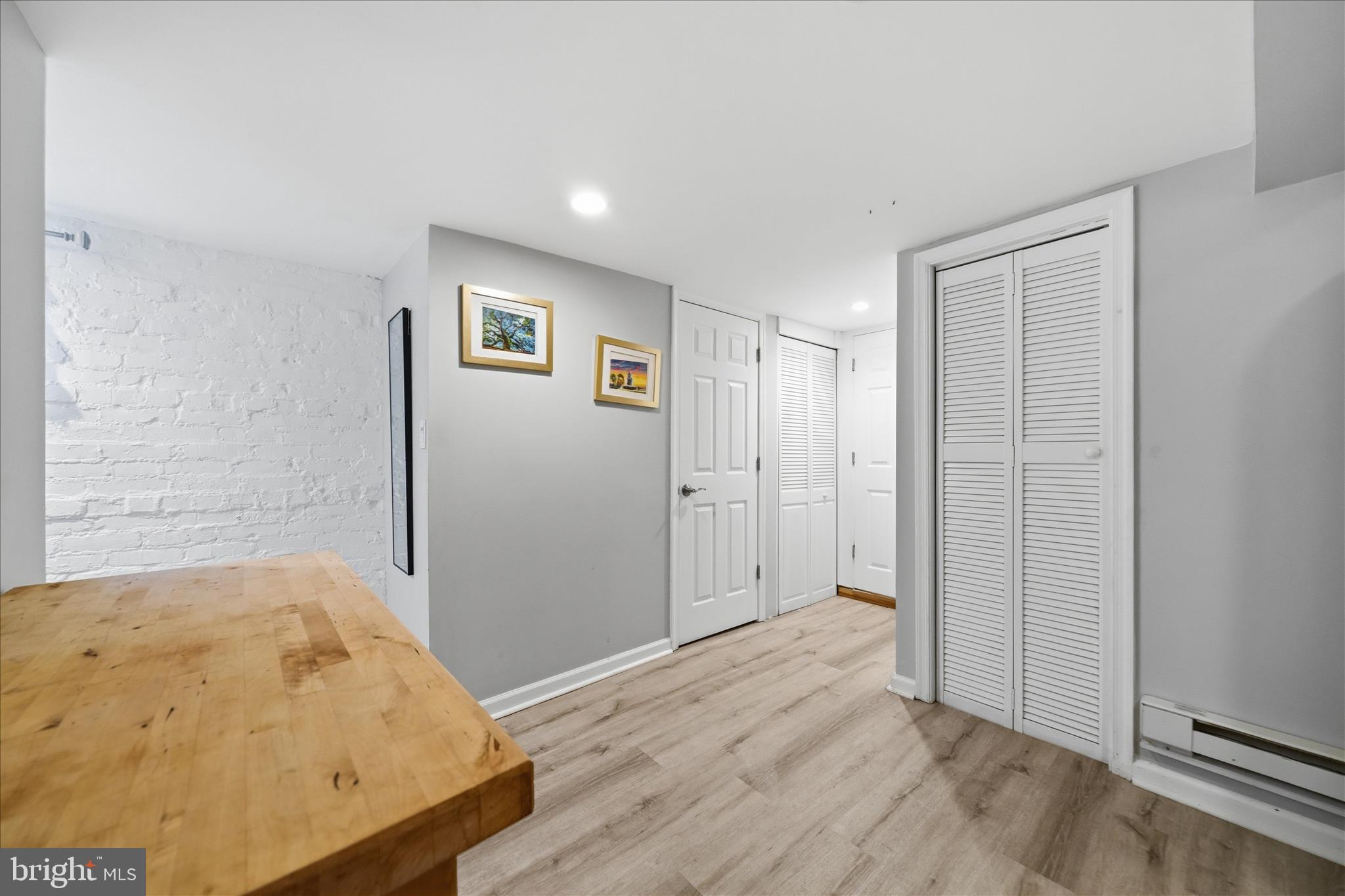 HILL CREST - Residential Income