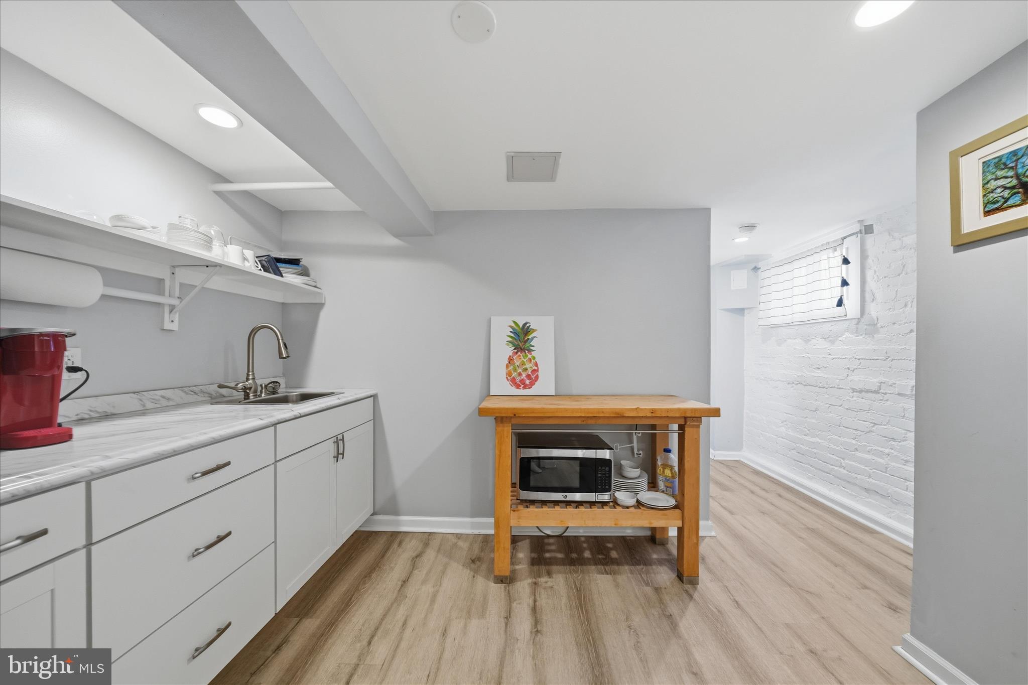 HILL CREST - Residential Income