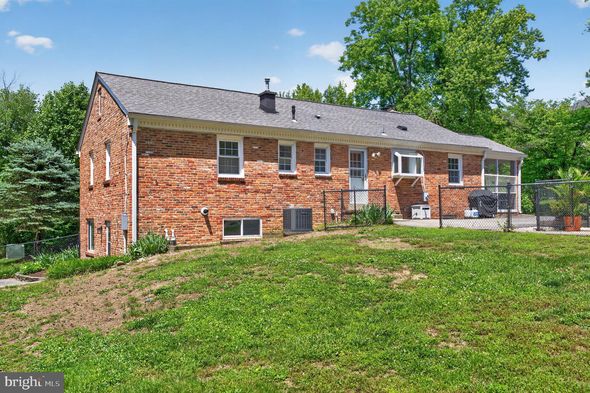HUNTER ESTATES - Residential