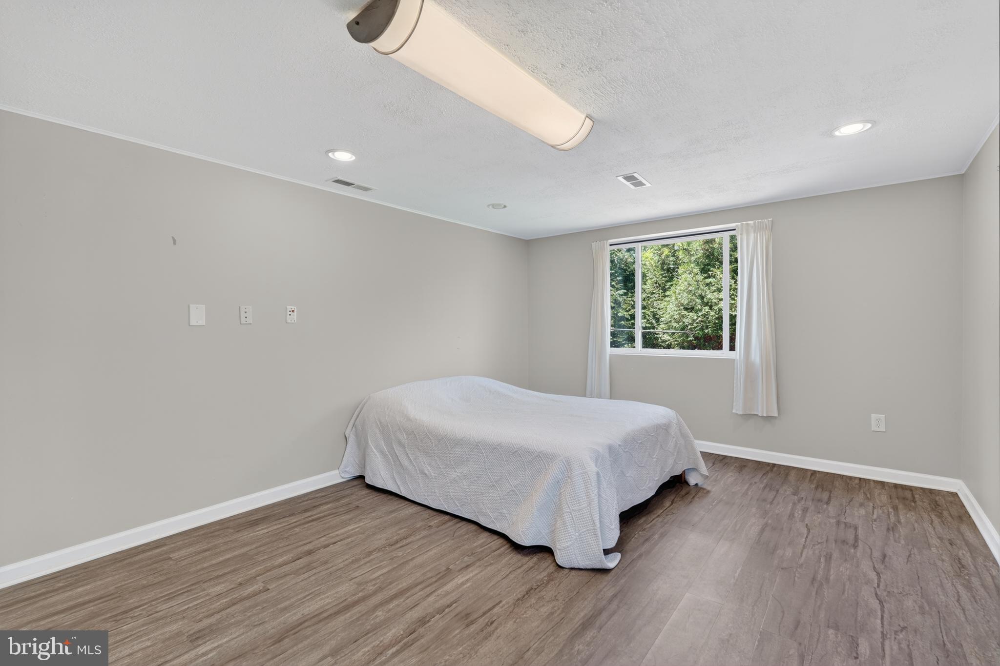 HUNTER ESTATES - Residential
