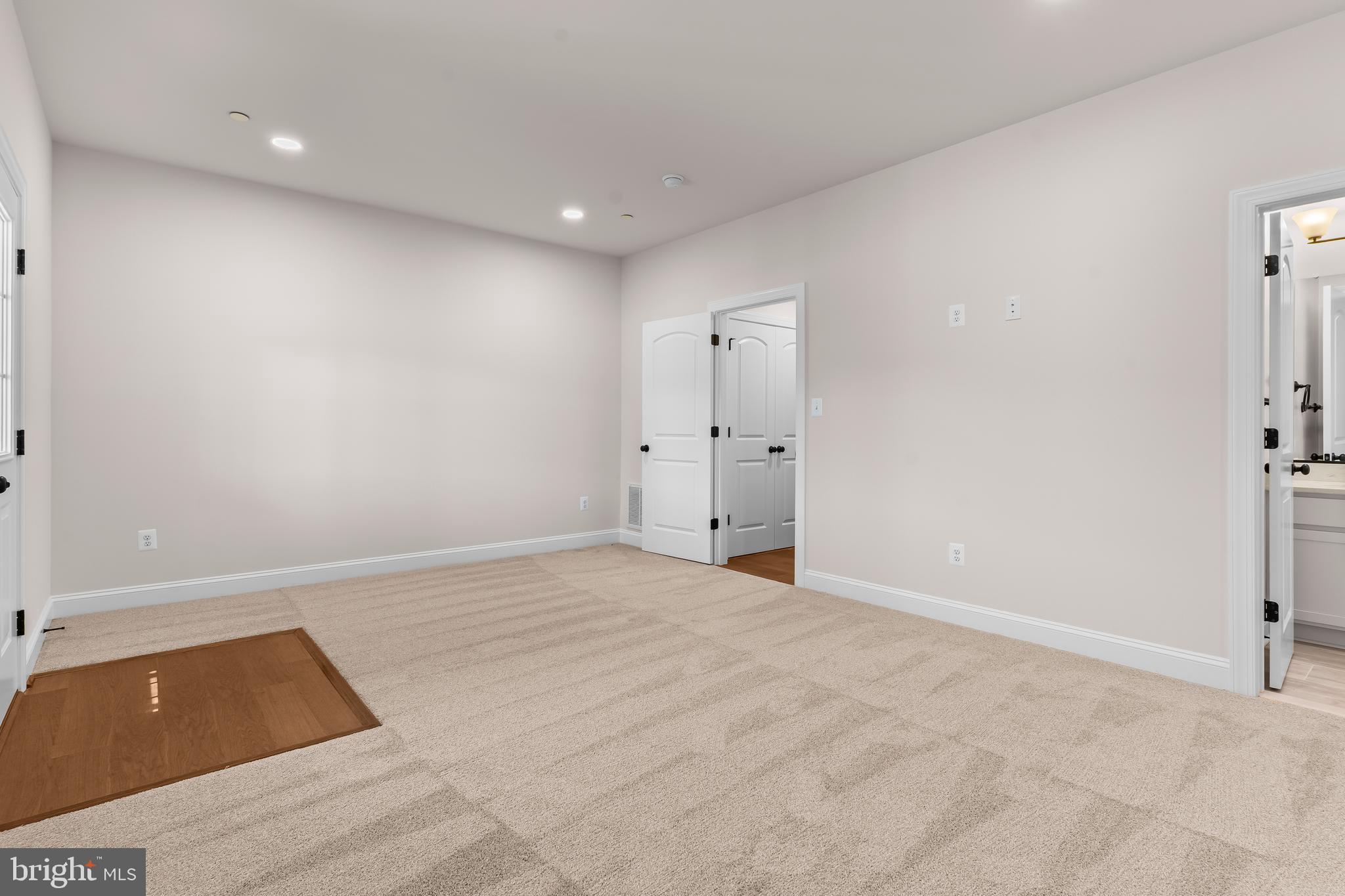 MEADOWS AT TOWN RUN II - Residential