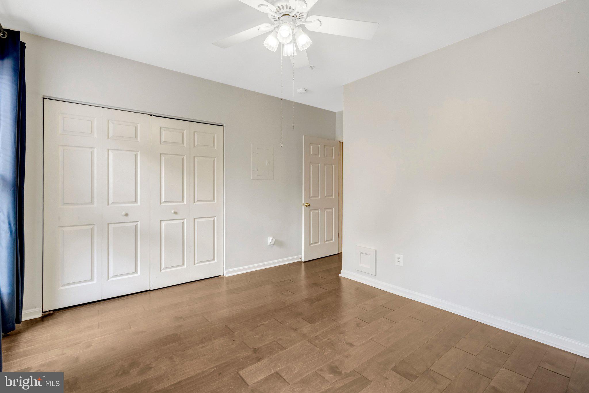 LAKESIDE AT SOUTH RIDING - Residential