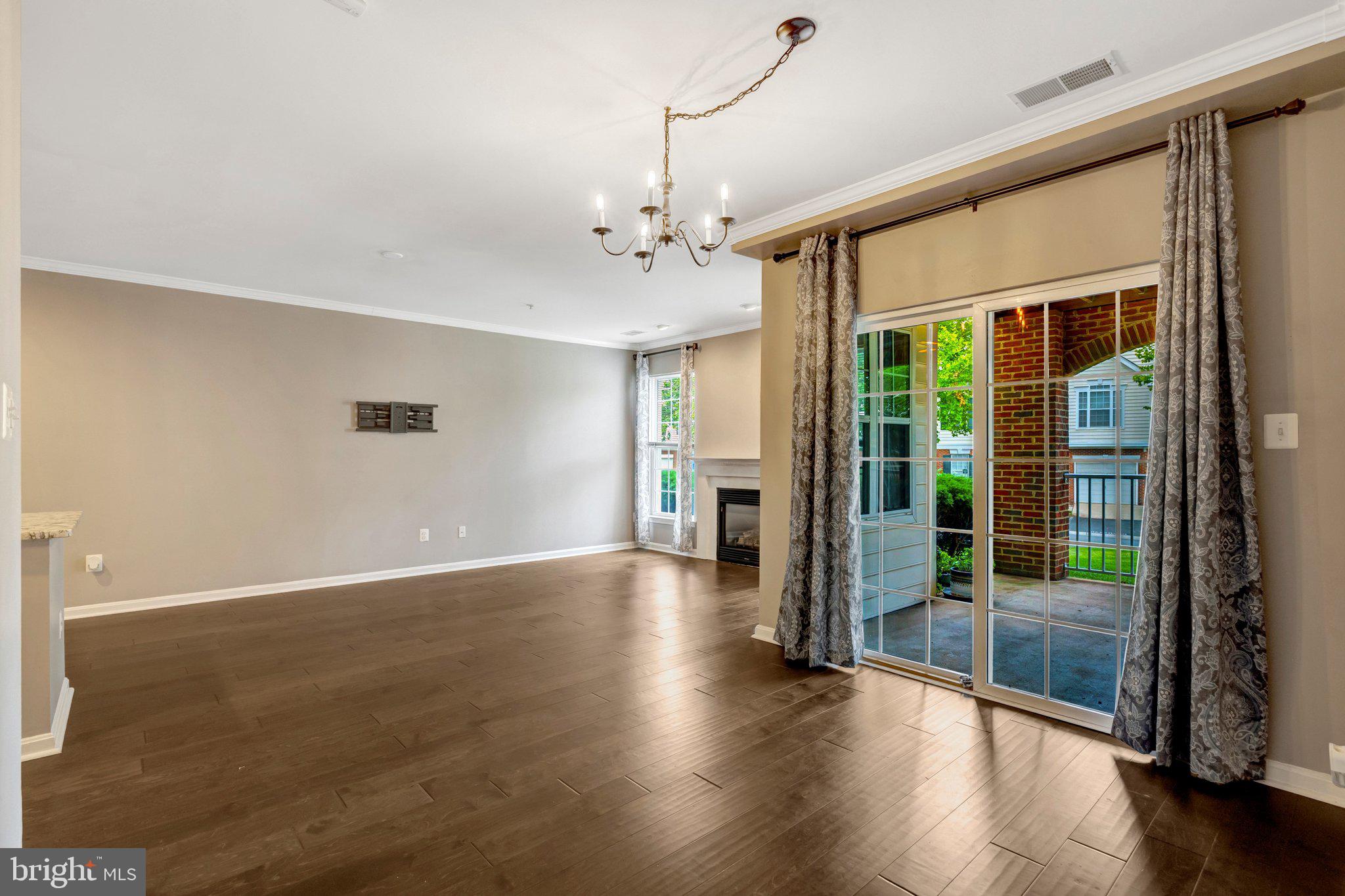 LAKESIDE AT SOUTH RIDING - Residential