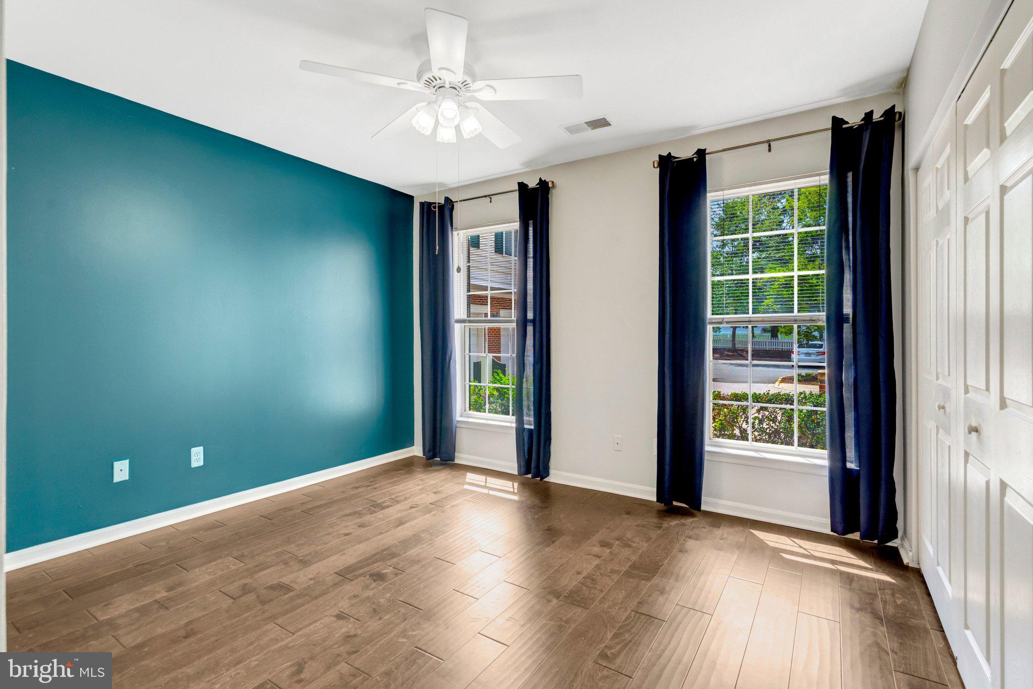 LAKESIDE AT SOUTH RIDING - Residential