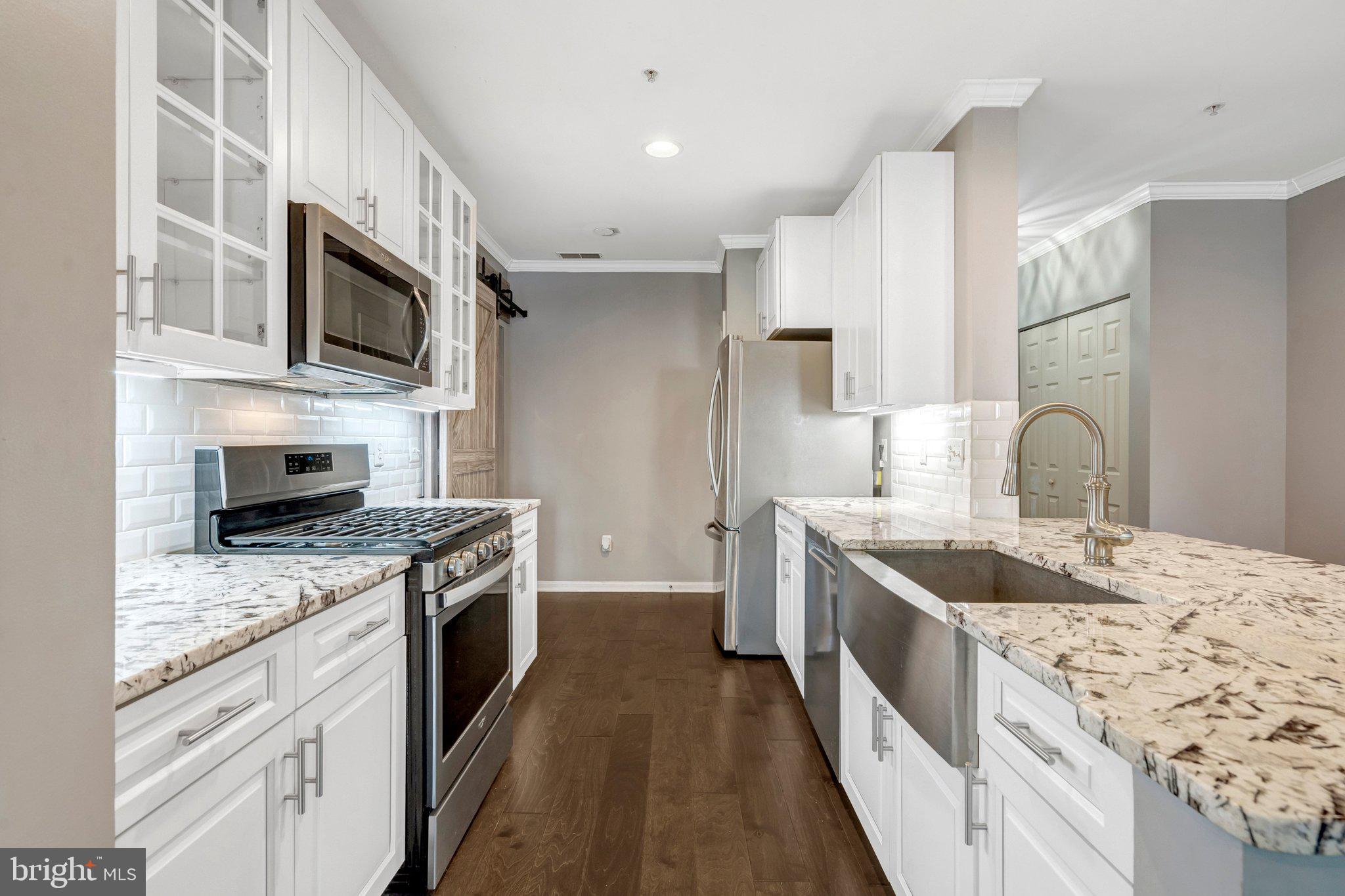 LAKESIDE AT SOUTH RIDING - Residential