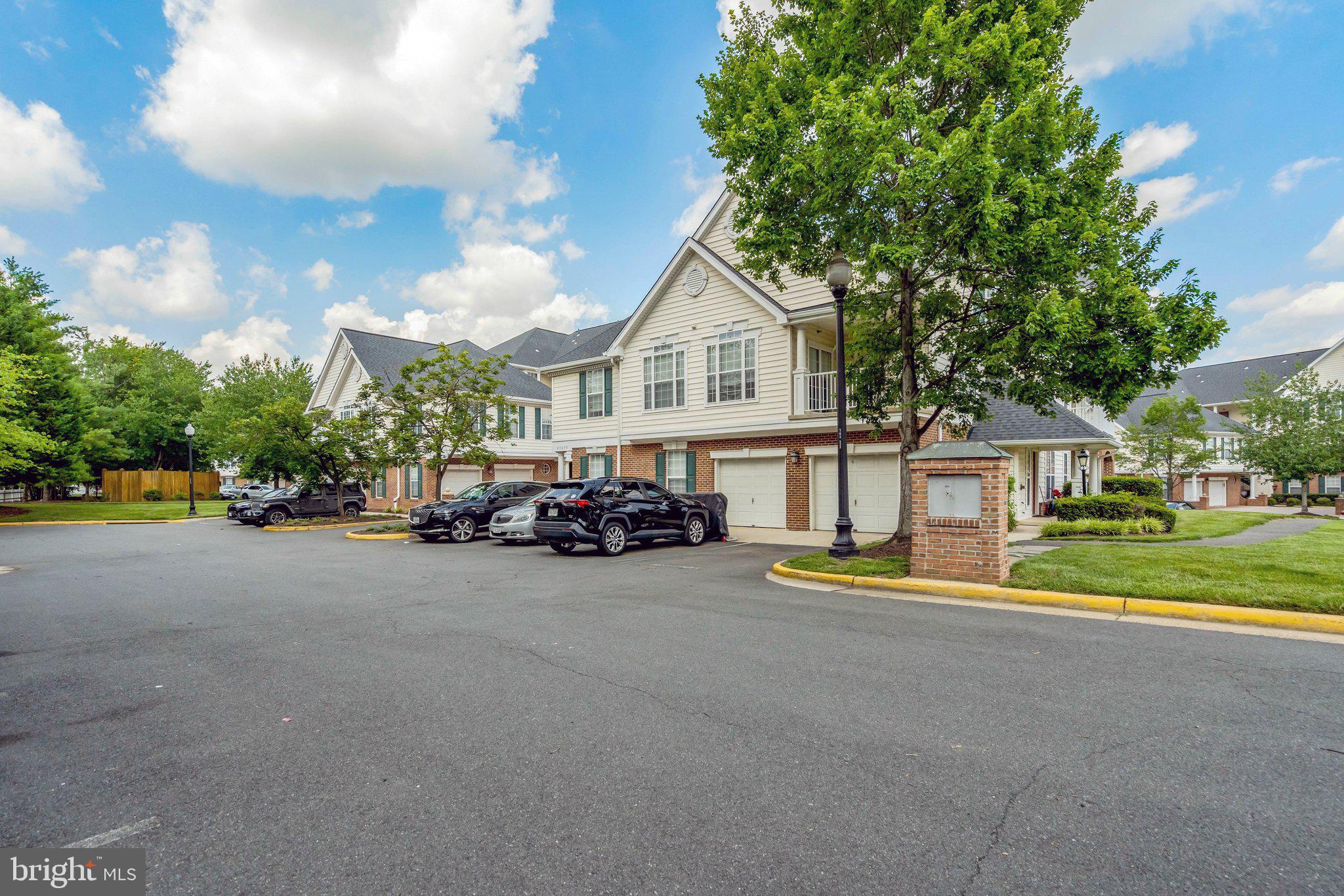 LAKESIDE AT SOUTH RIDING - Residential