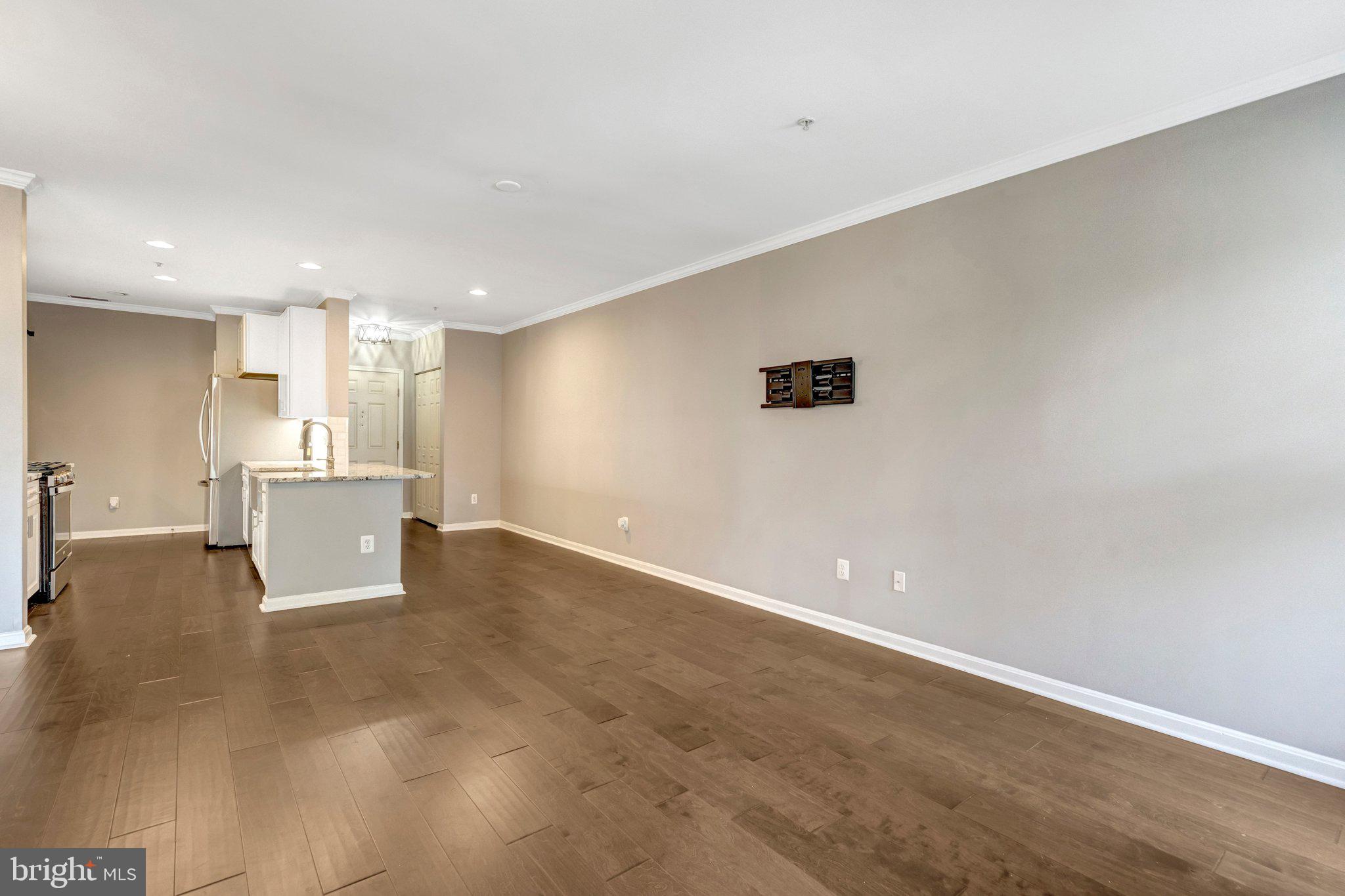 LAKESIDE AT SOUTH RIDING - Residential