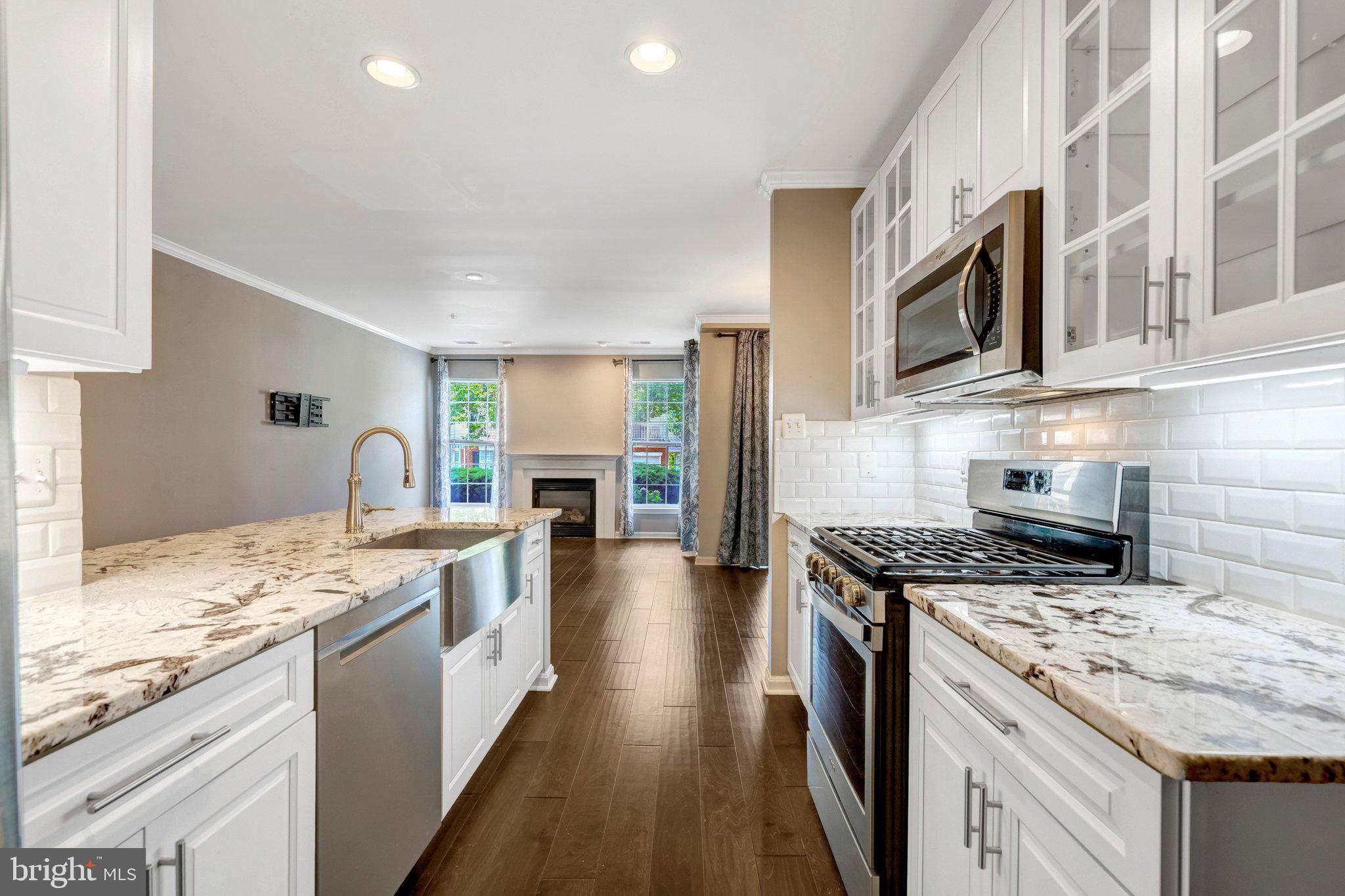 LAKESIDE AT SOUTH RIDING - Residential