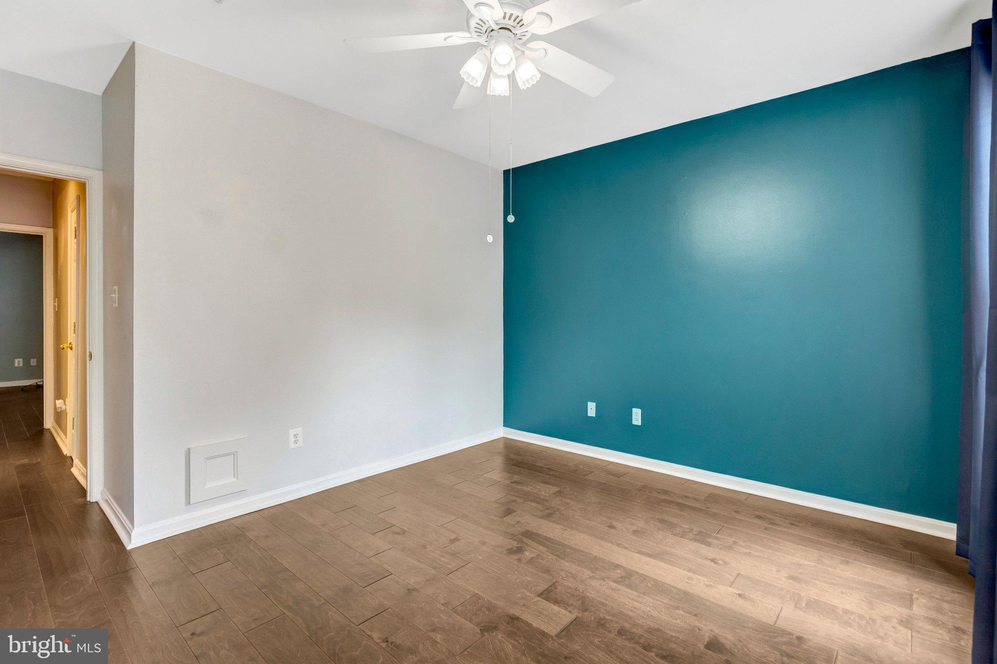 LAKESIDE AT SOUTH RIDING - Residential